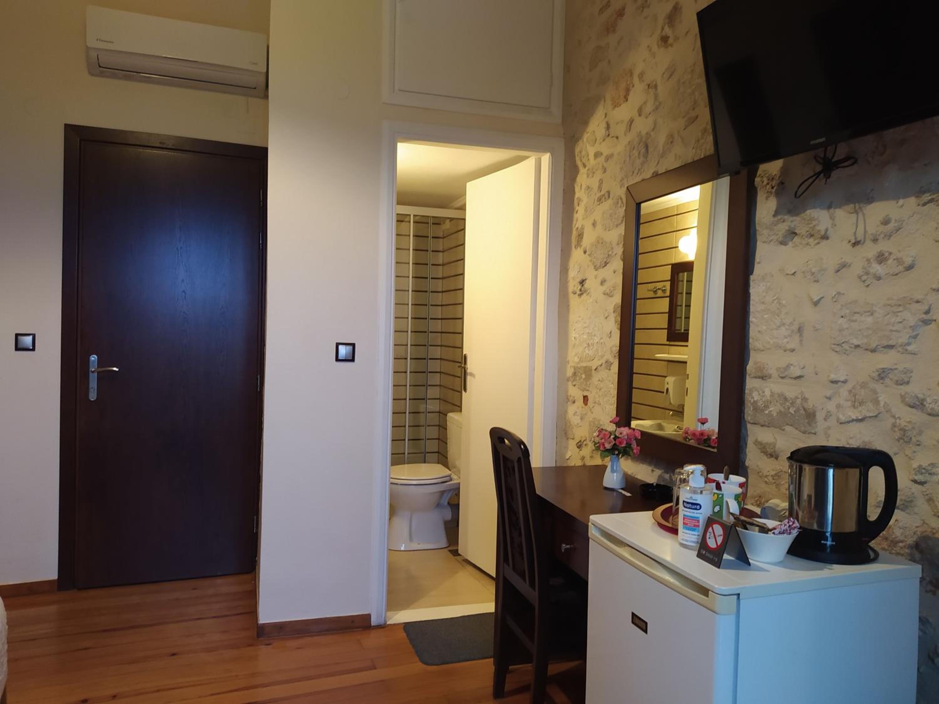 Superior Double Room with Sea View - Photo 10