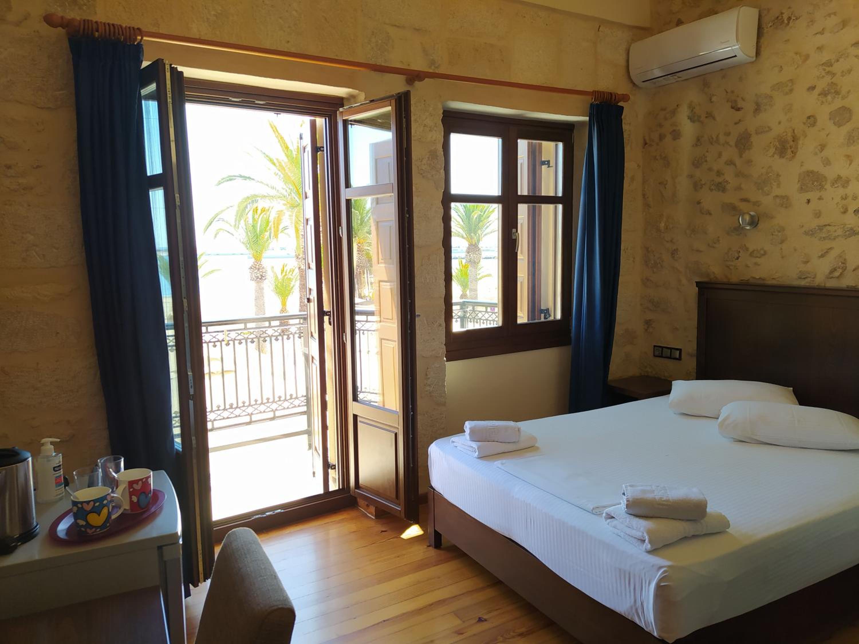 Superior Double Room with Sea View - Photo 3