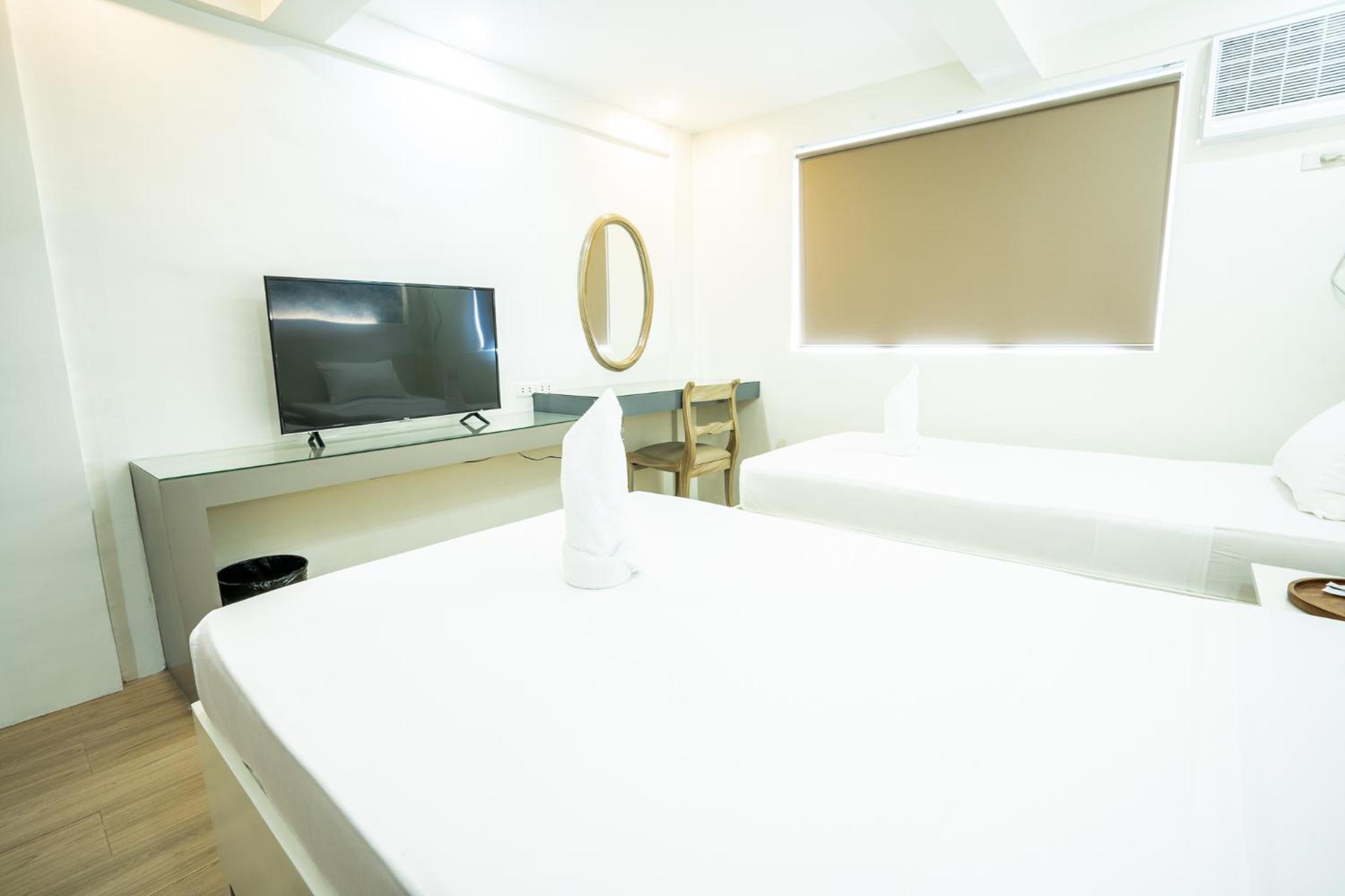 Standard Twin Room - Photo 13