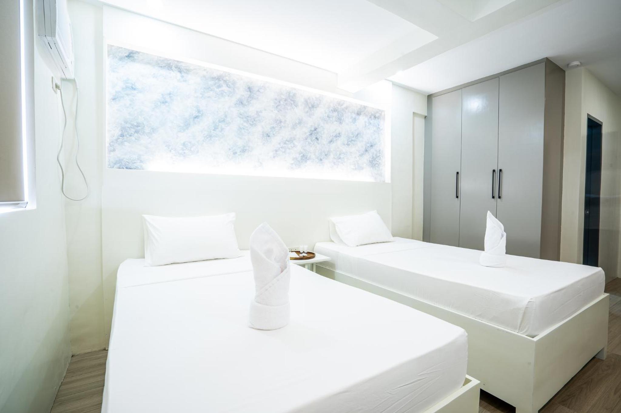 Standard Twin Room - Photo 12