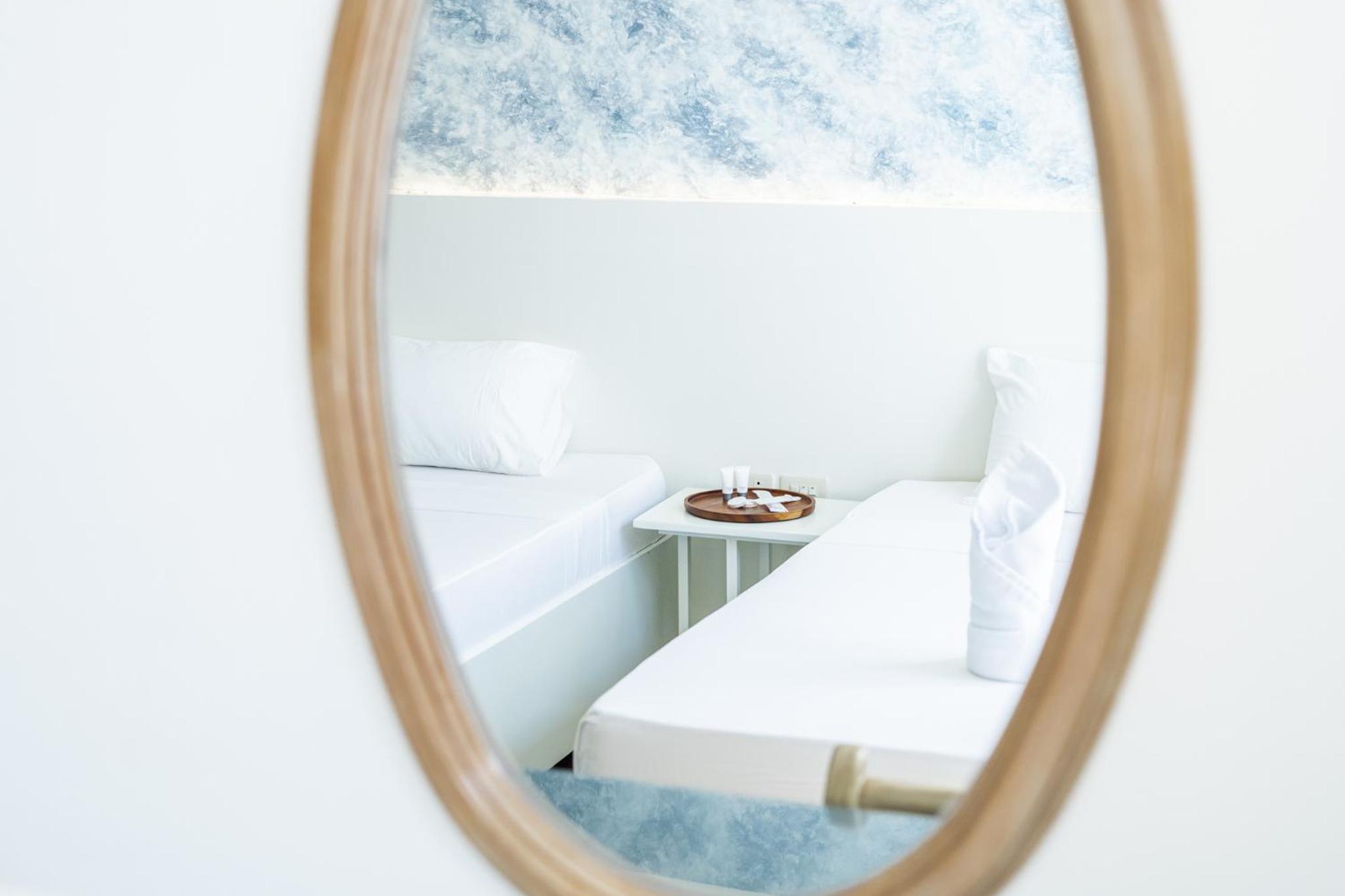 Standard Twin Room - Photo 4