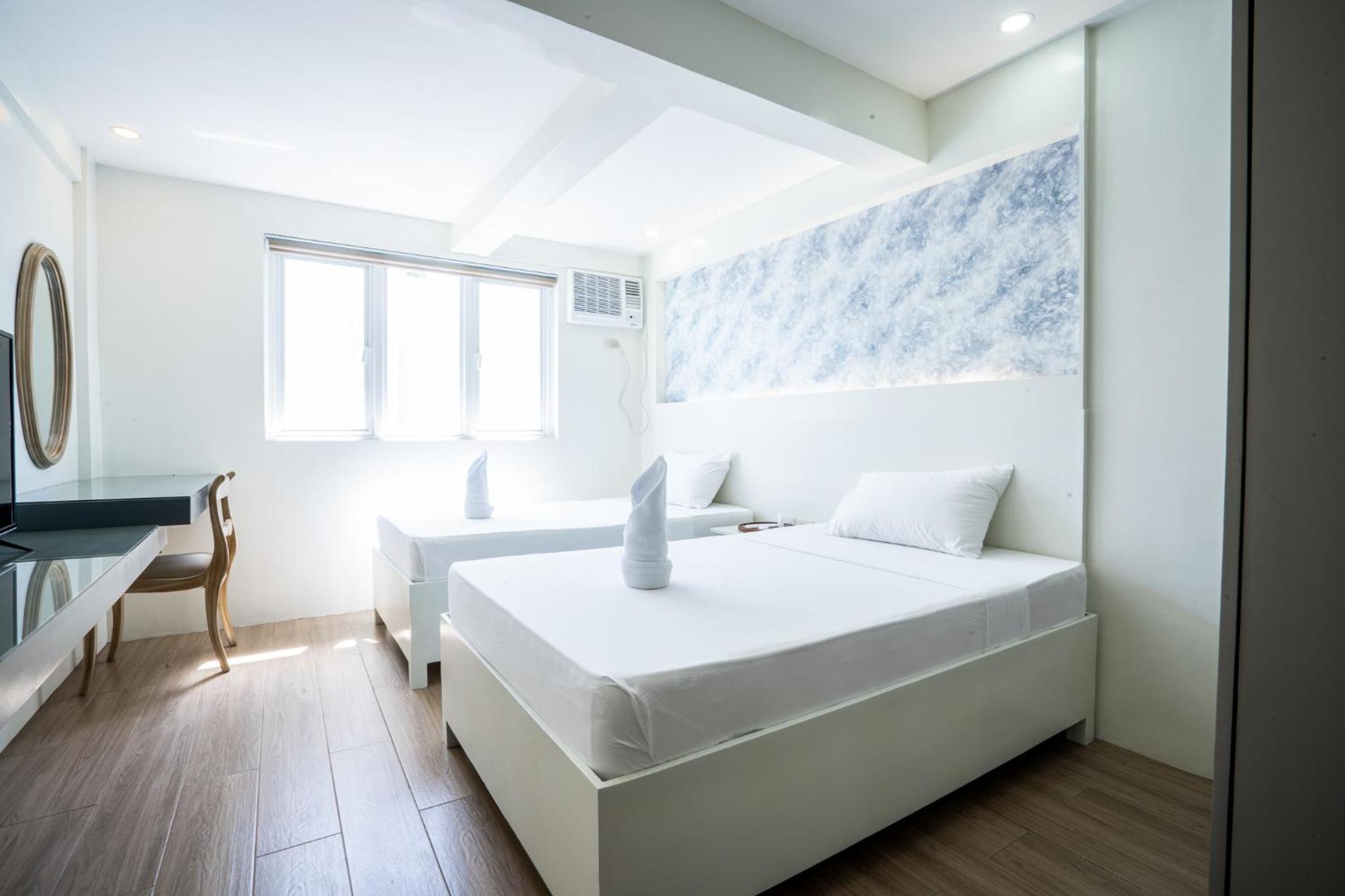 Standard Twin Room - Photo 8
