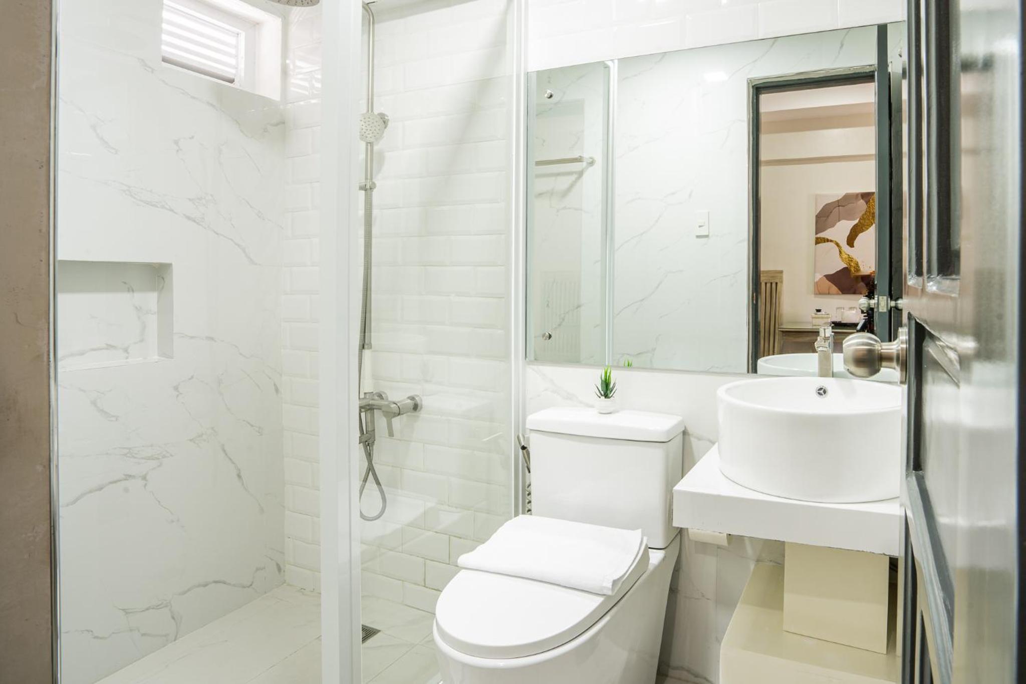 Standard Twin Room - Photo 22