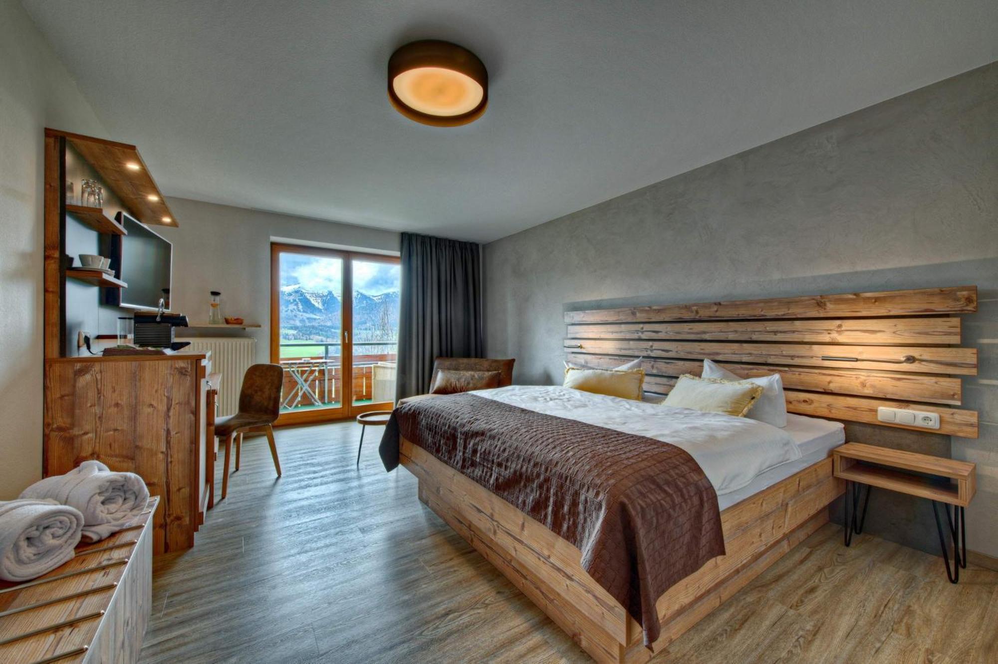 Deluxe Double Room with Balcony photo 2