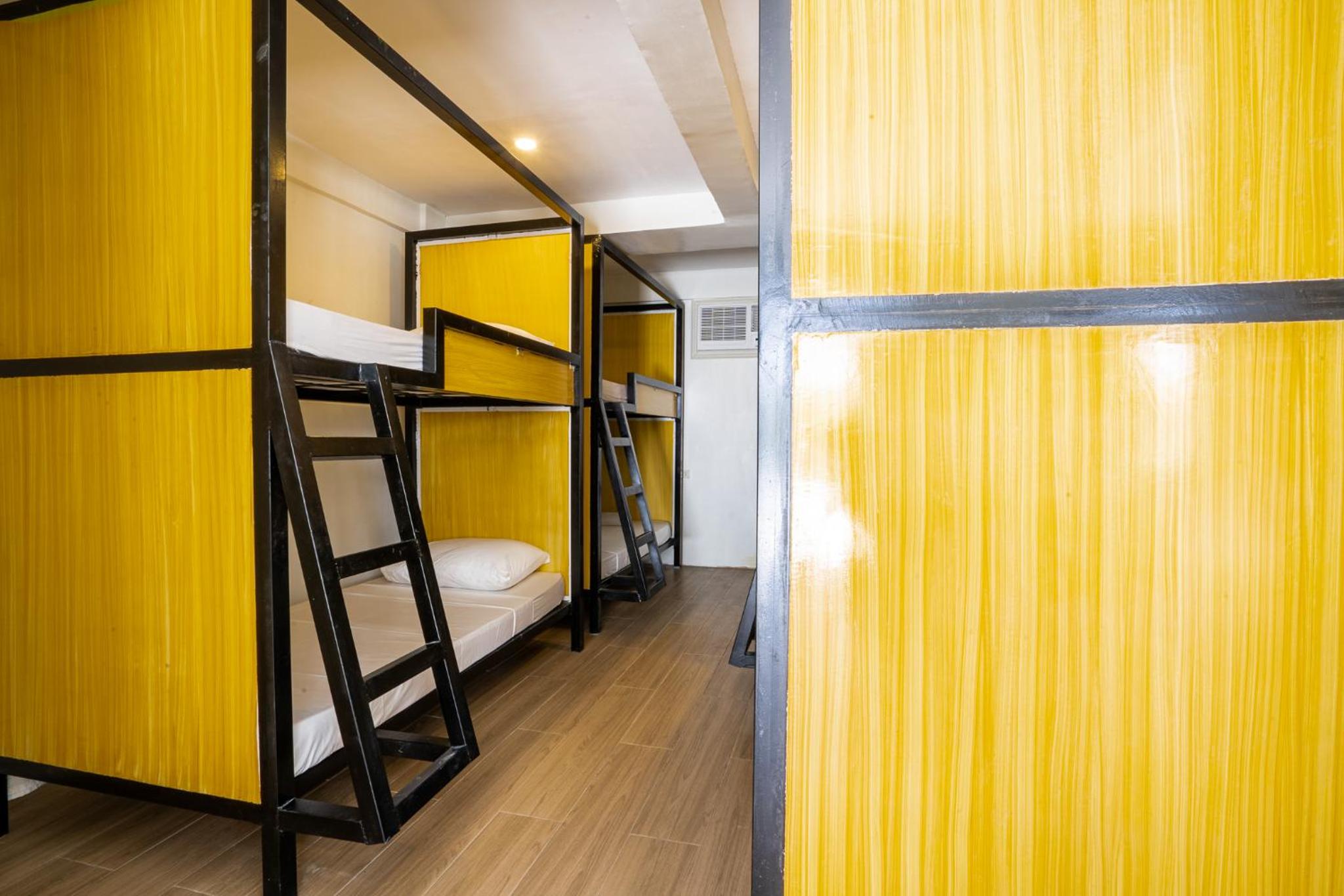 Mixed Dormitory Room