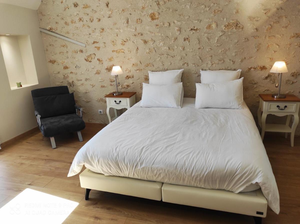 Triple Room with Bath photo 2