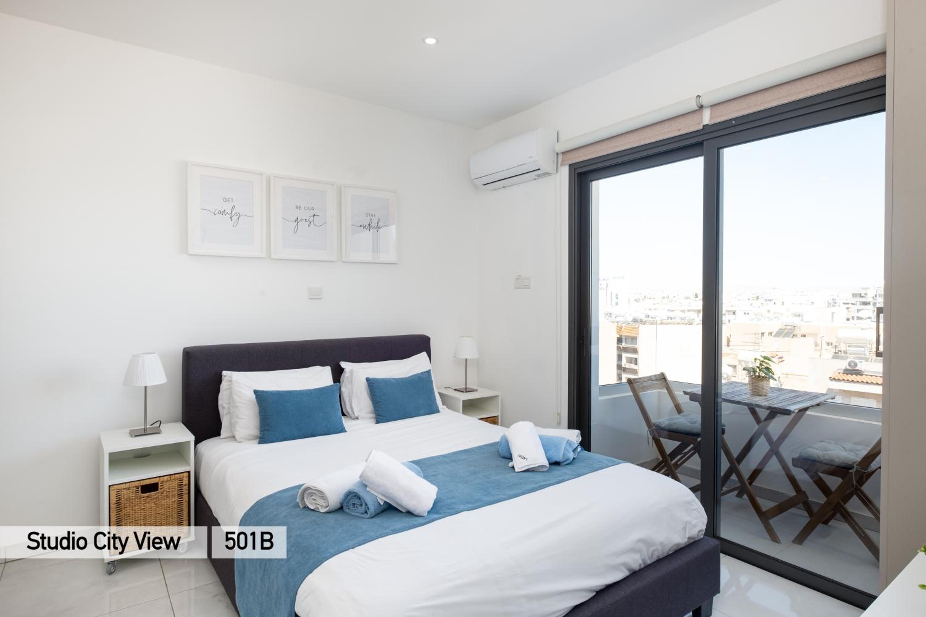 Studio Apartment with City View - Photo 2
