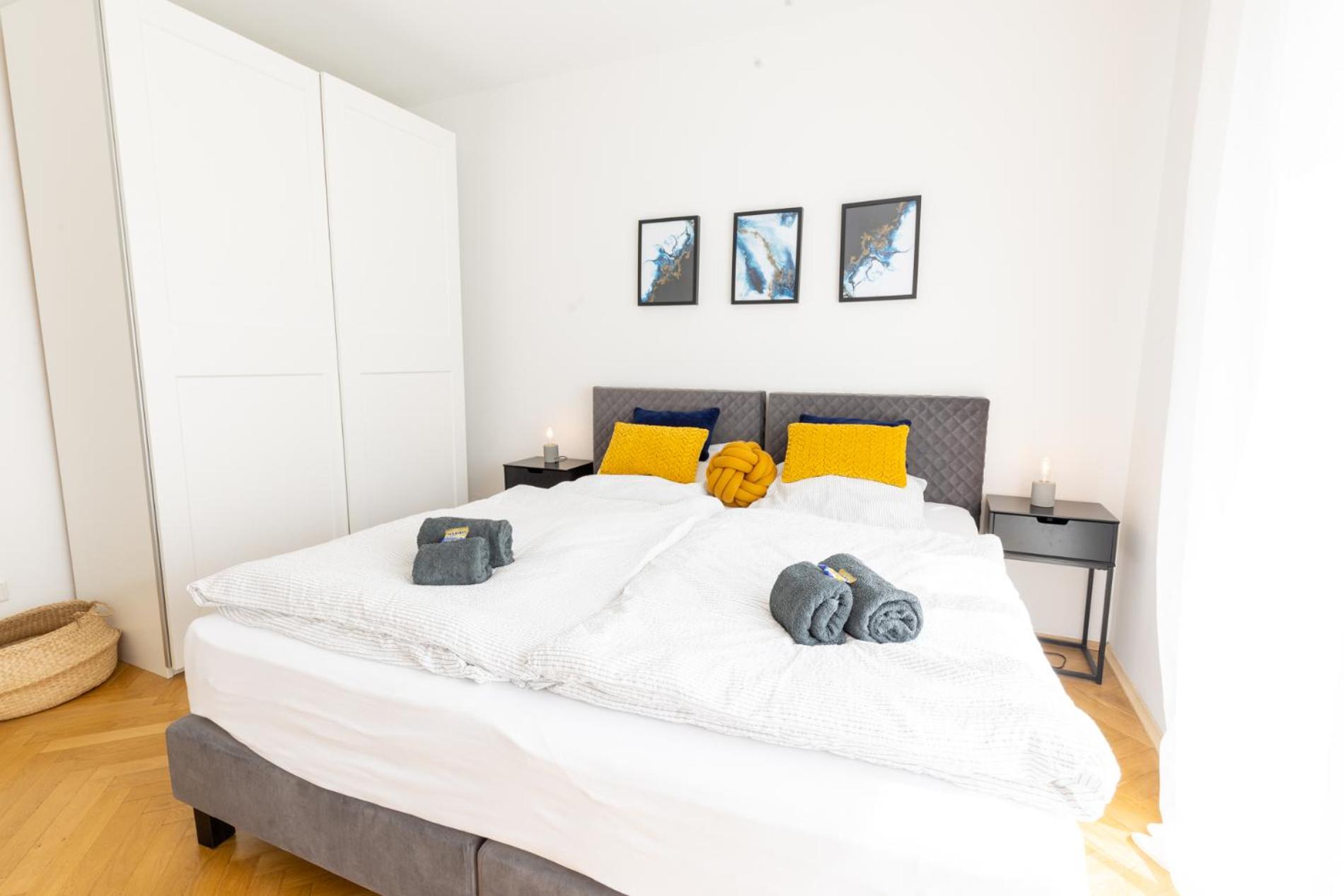 One-Bedroom Apartment photo 1