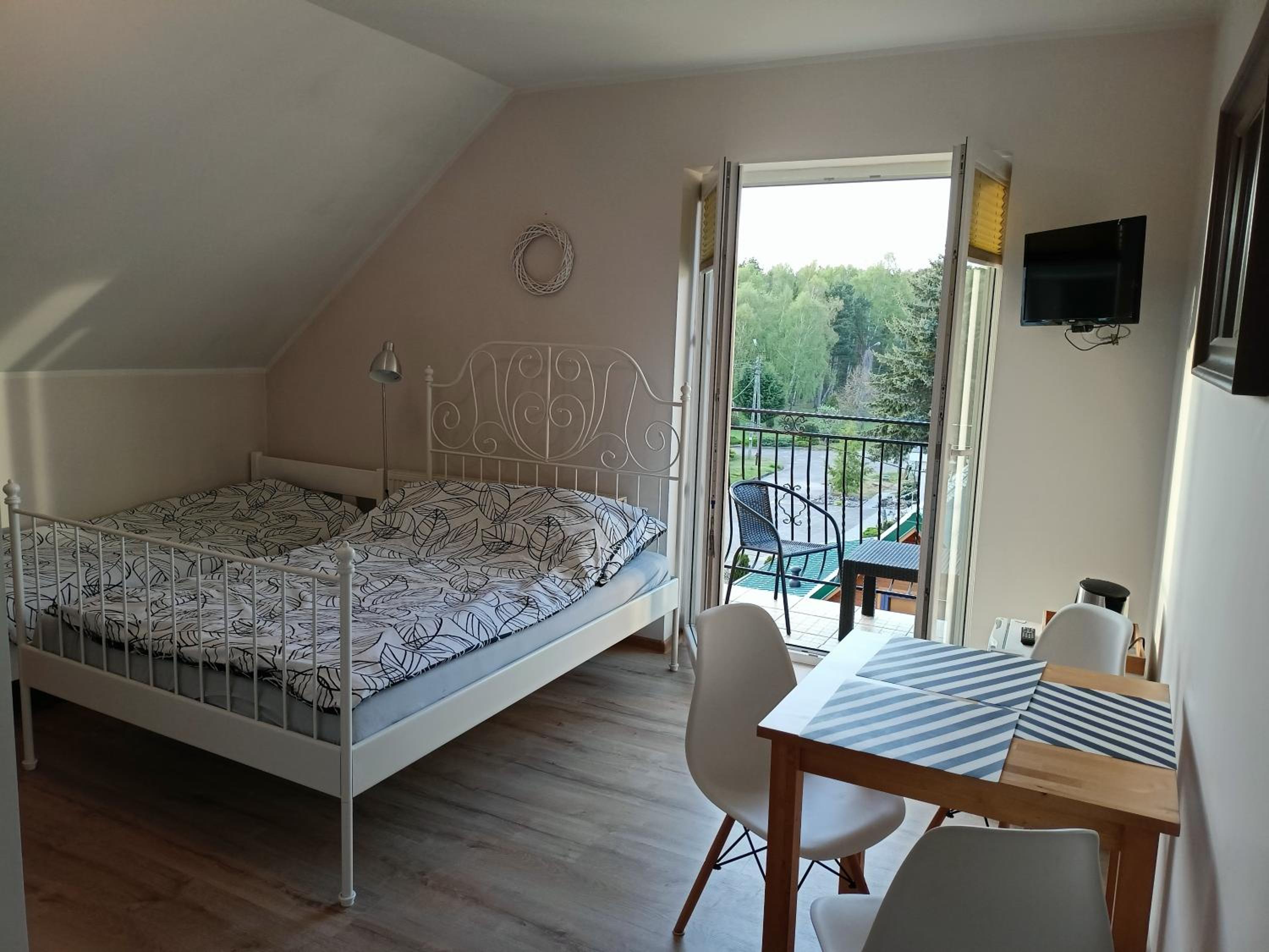 Large Double Room photo 1