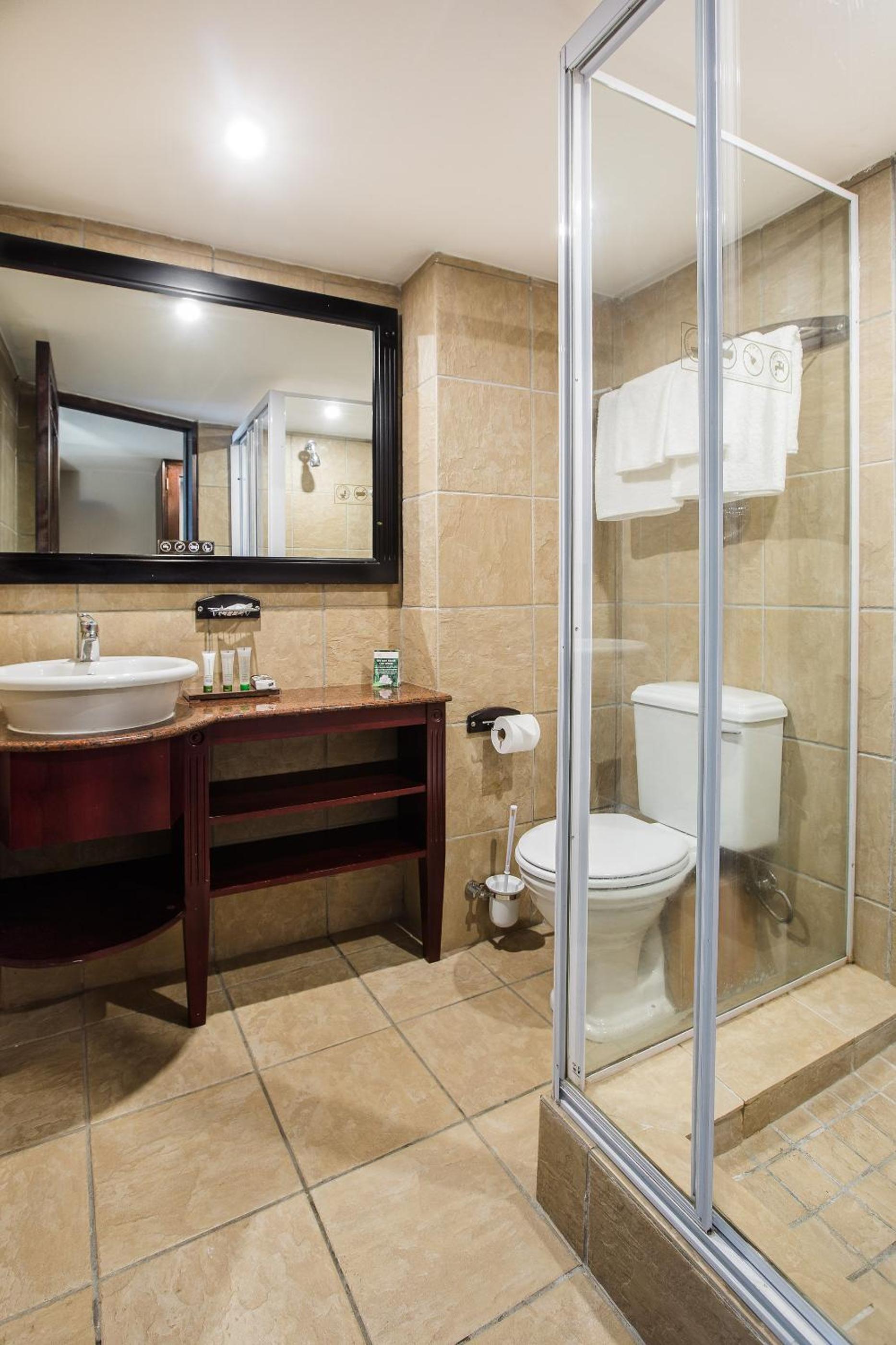 Standard Double or Twin Room - Photo 5