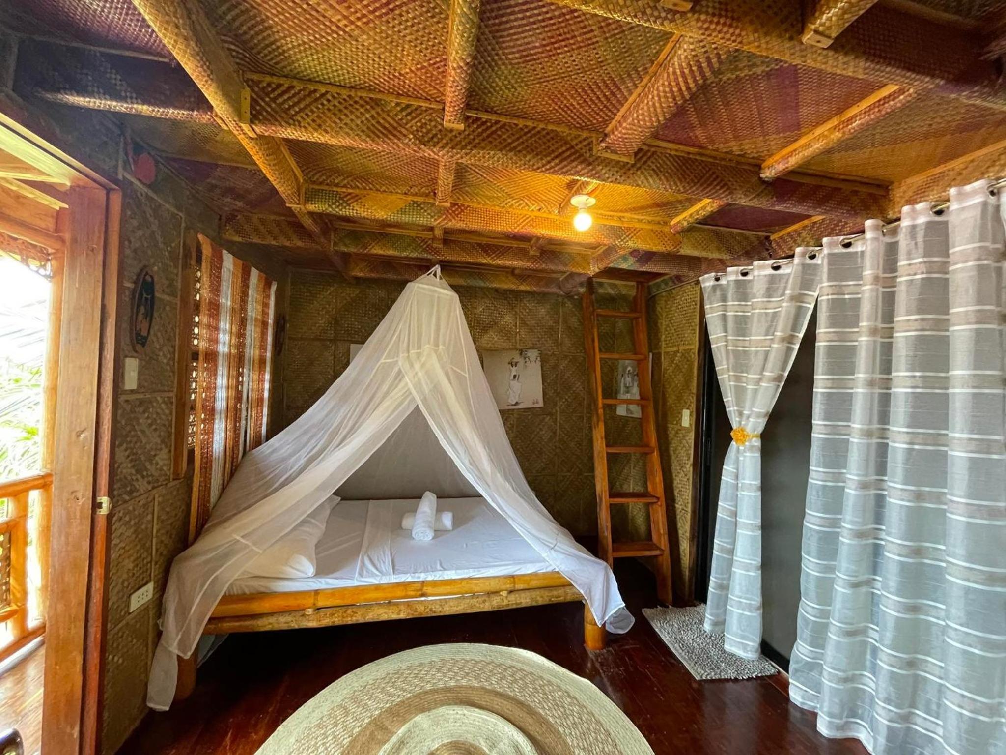Deluxe Double Room with Balcony and Sea View - Photo 14