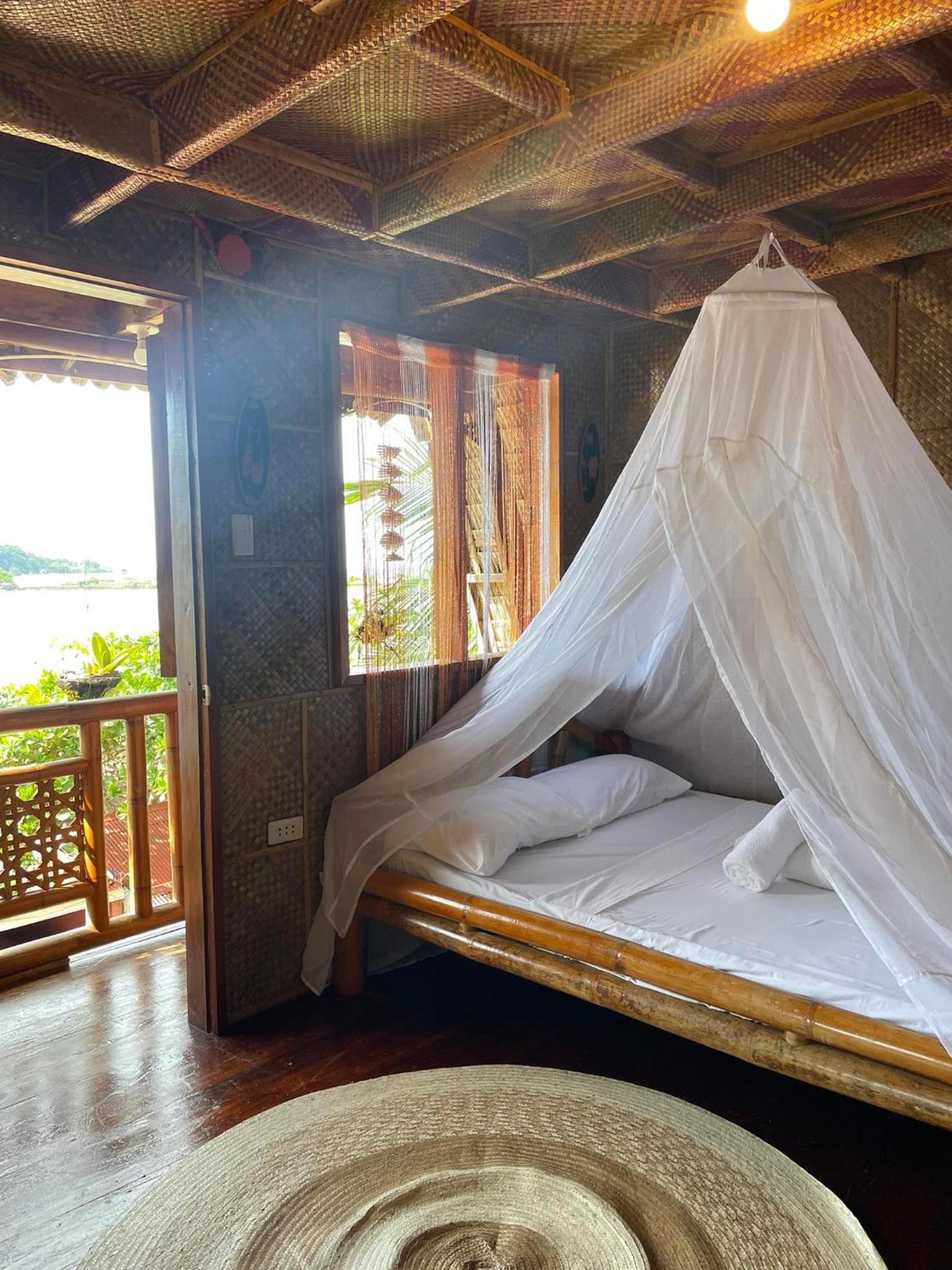 Deluxe Double Room with Balcony and Sea View - Photo 6