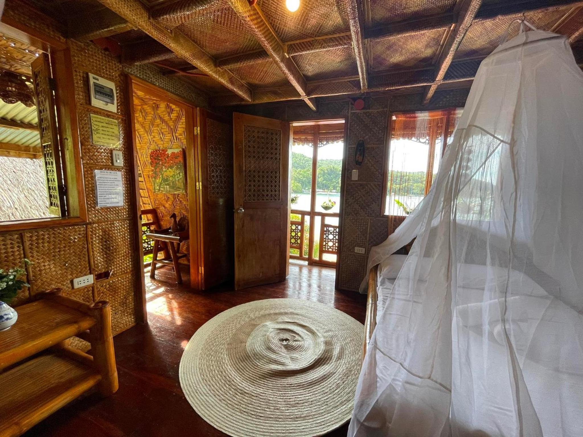 Deluxe Double Room with Balcony and Sea View - Photo 8