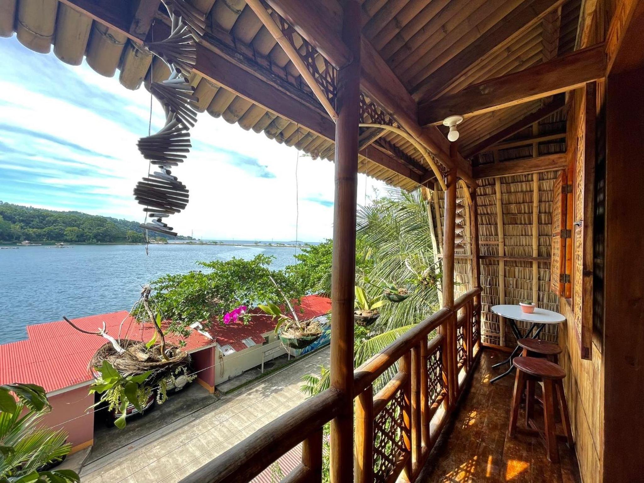 Deluxe Double Room with Balcony and Sea View - Photo 10