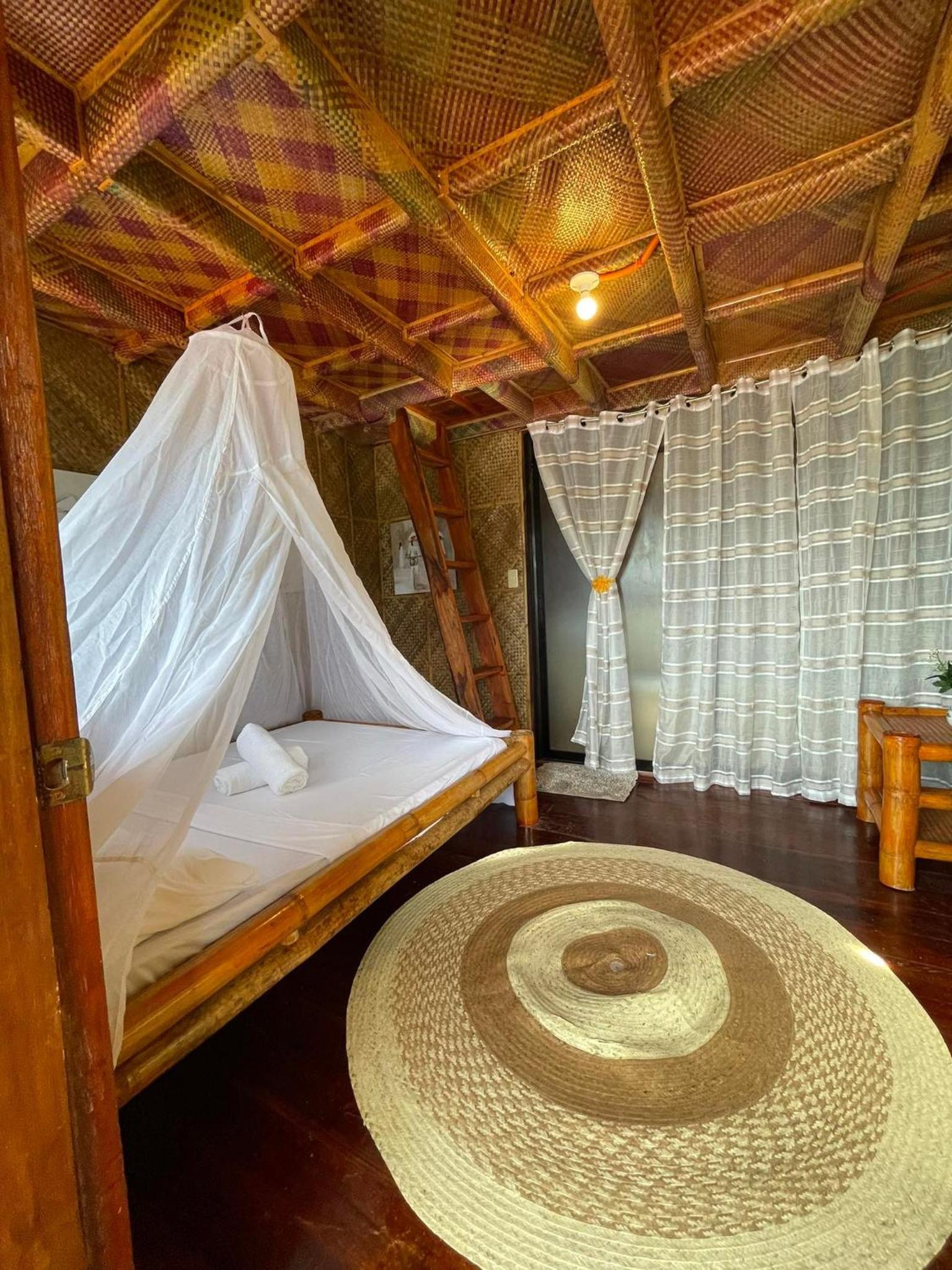 Deluxe Double Room with Balcony and Sea View - Photo 1