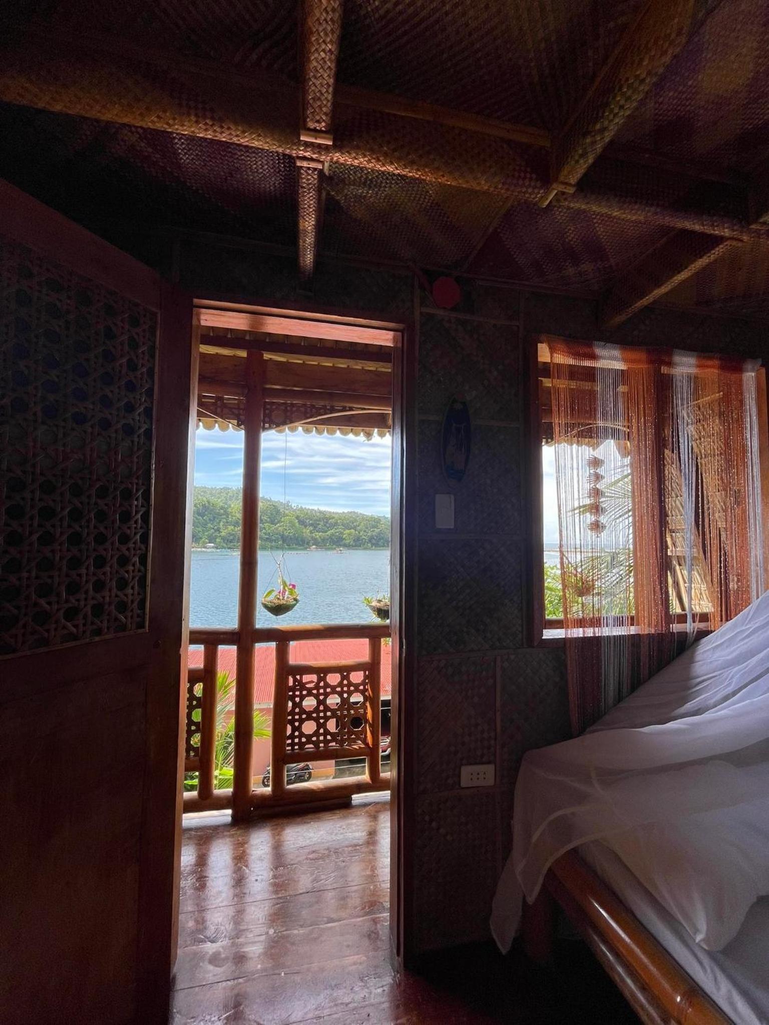 Deluxe Double Room with Balcony and Sea View - Photo 5
