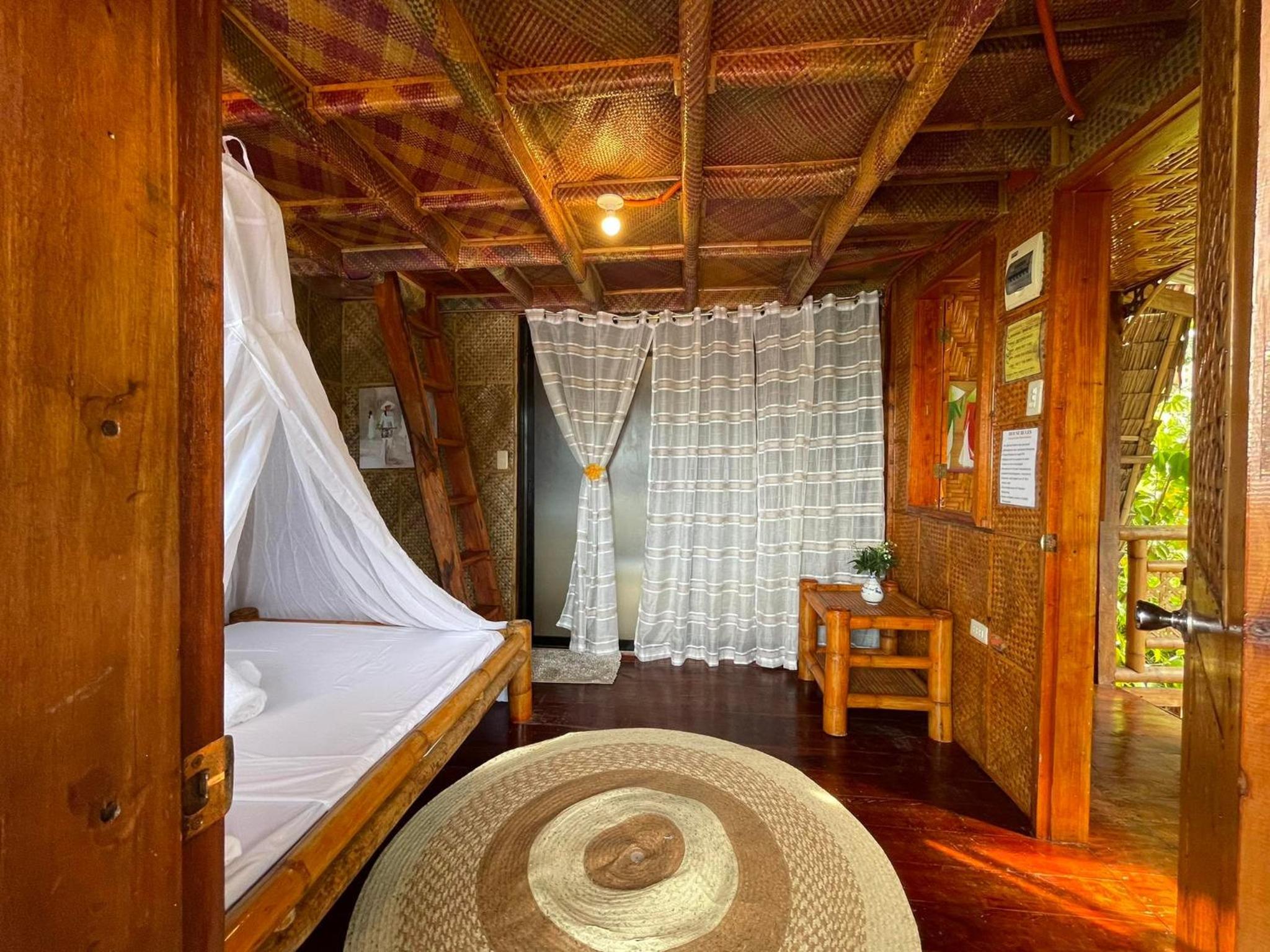 Deluxe Double Room with Balcony and Sea View - Photo 15