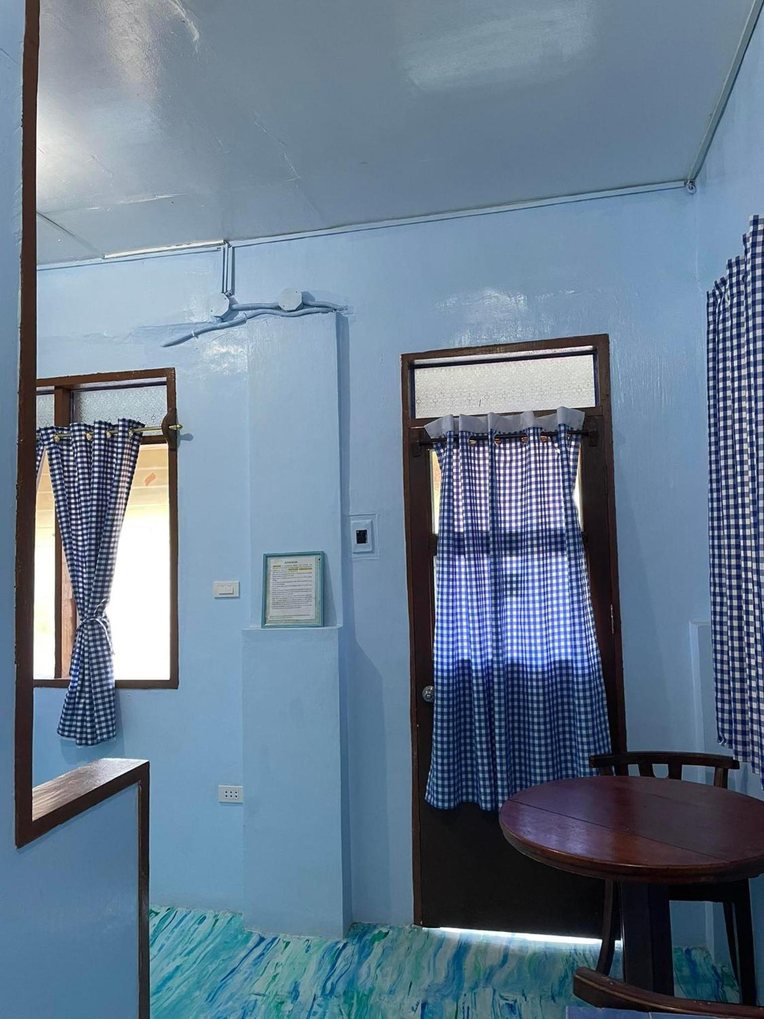Family Room - Photo 8