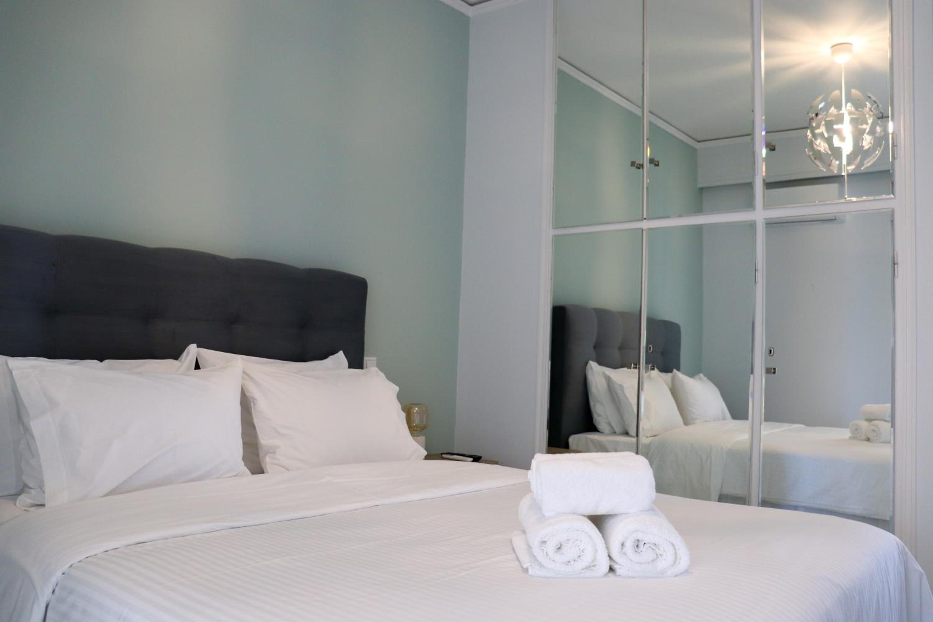 Two-Bedroom Apartment - Photo 12