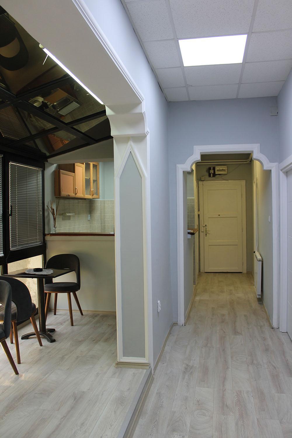 Apartment with Balcony photo 2