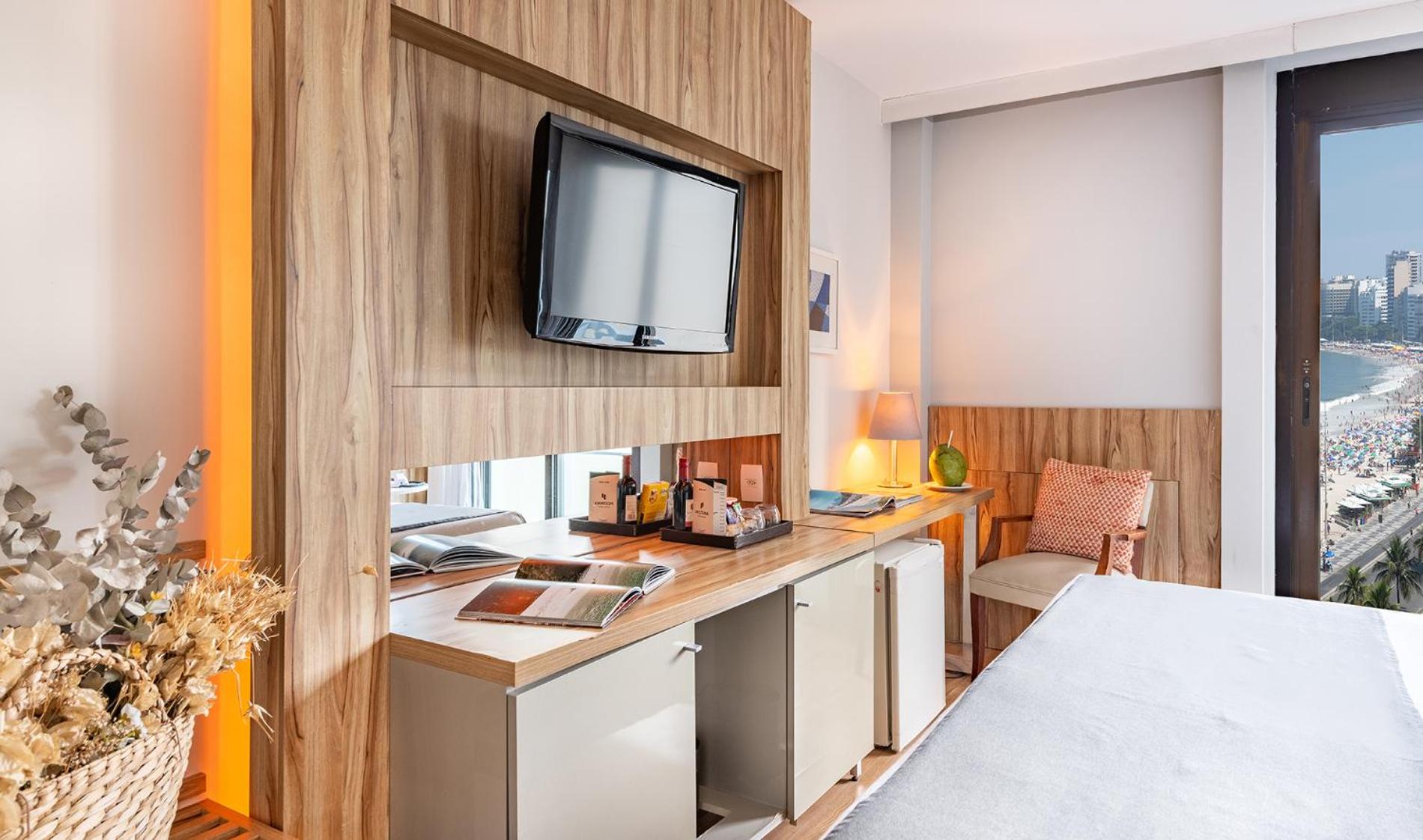 Apartment with Side Sea View