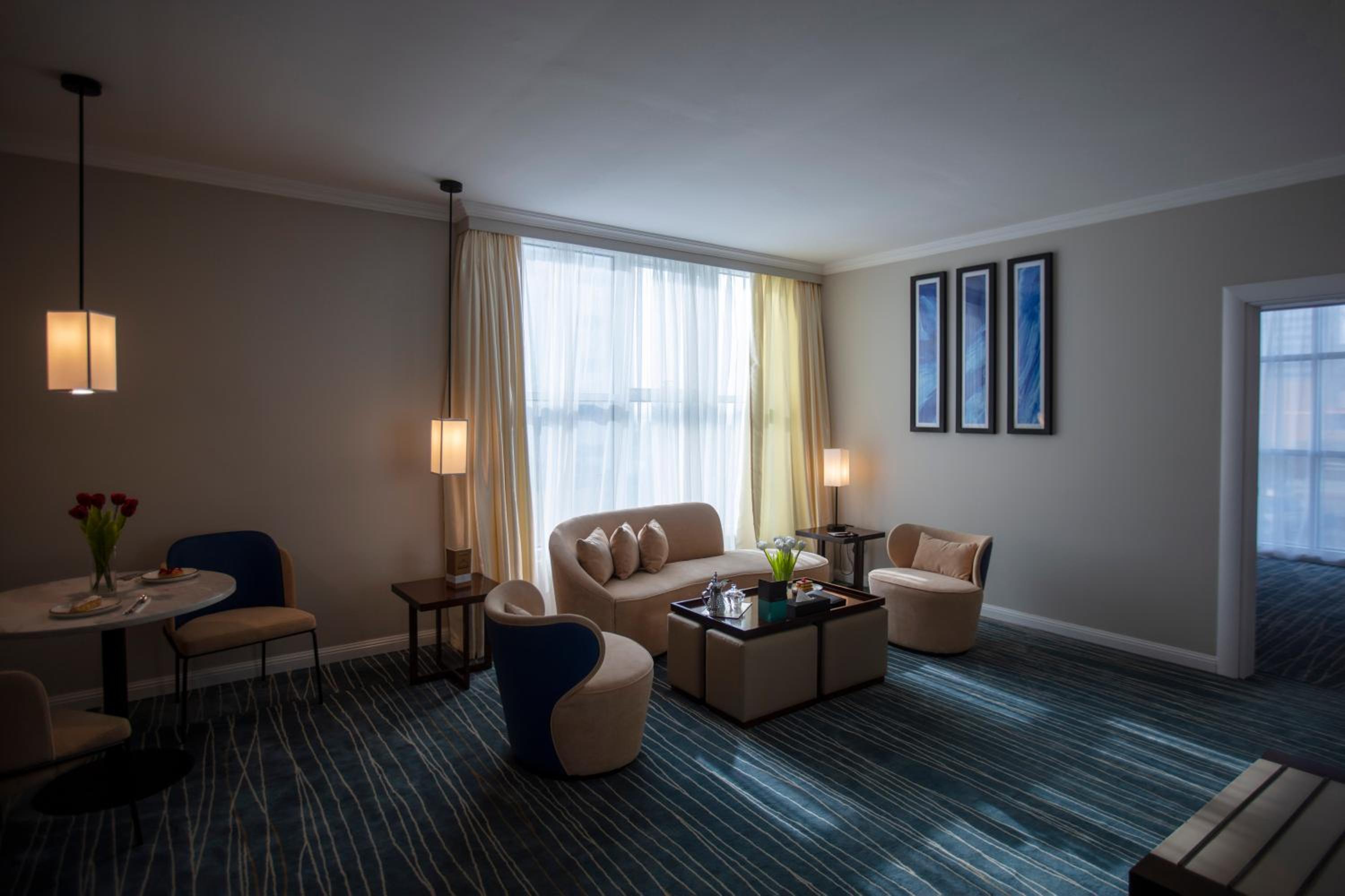 Executive Suite - Photo 8
