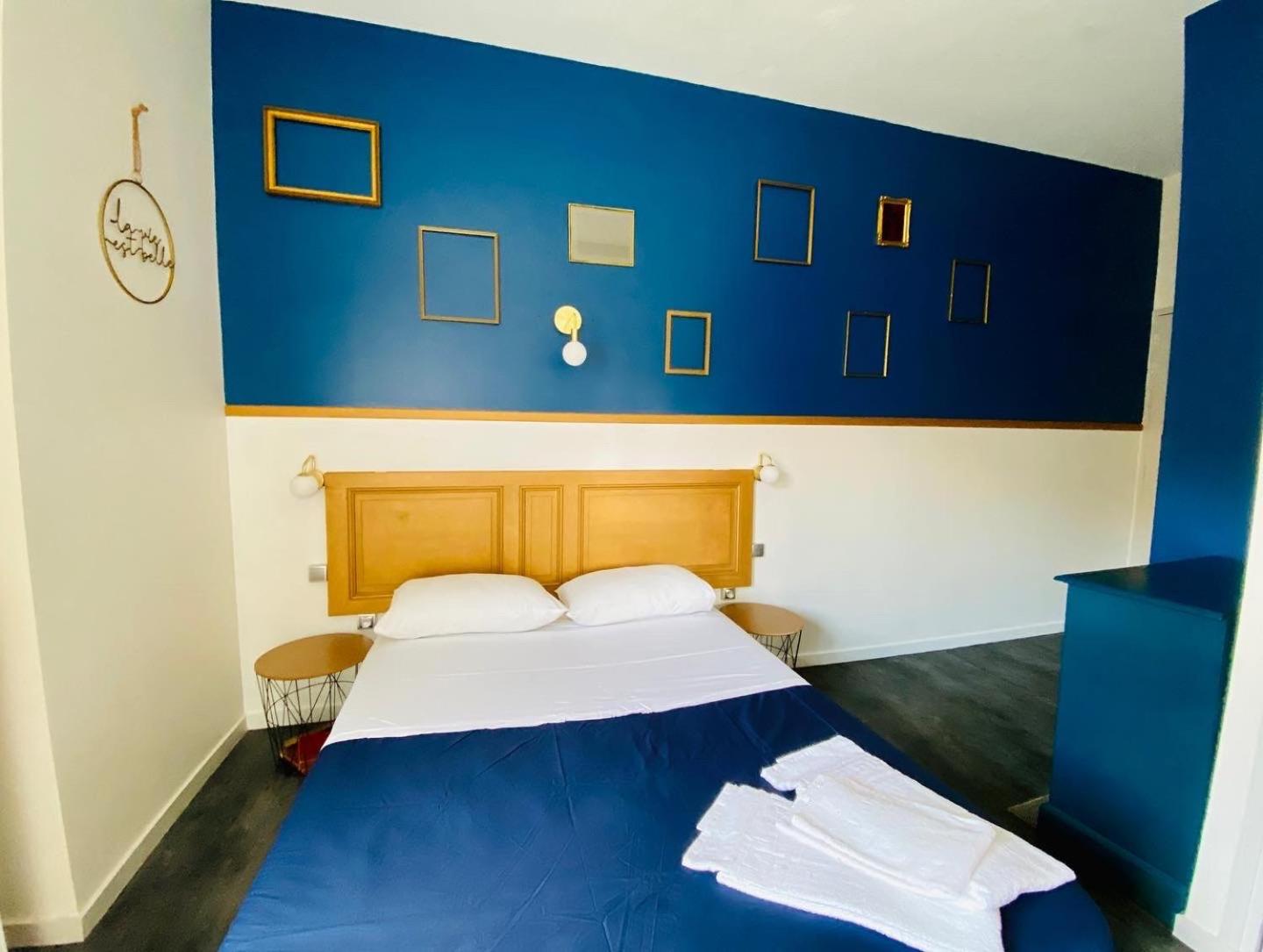 Double Room - Photo 2