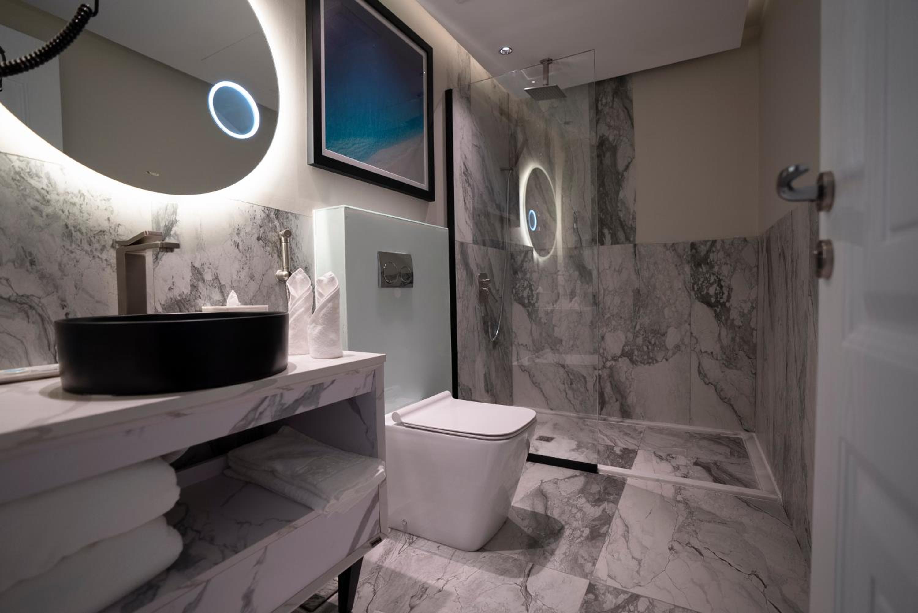 Deluxe Double or Twin Room - Photo 3