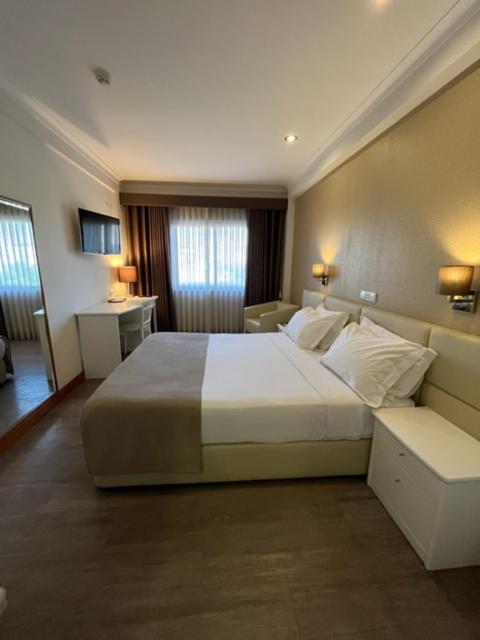 Double or Twin Room - Photo 1