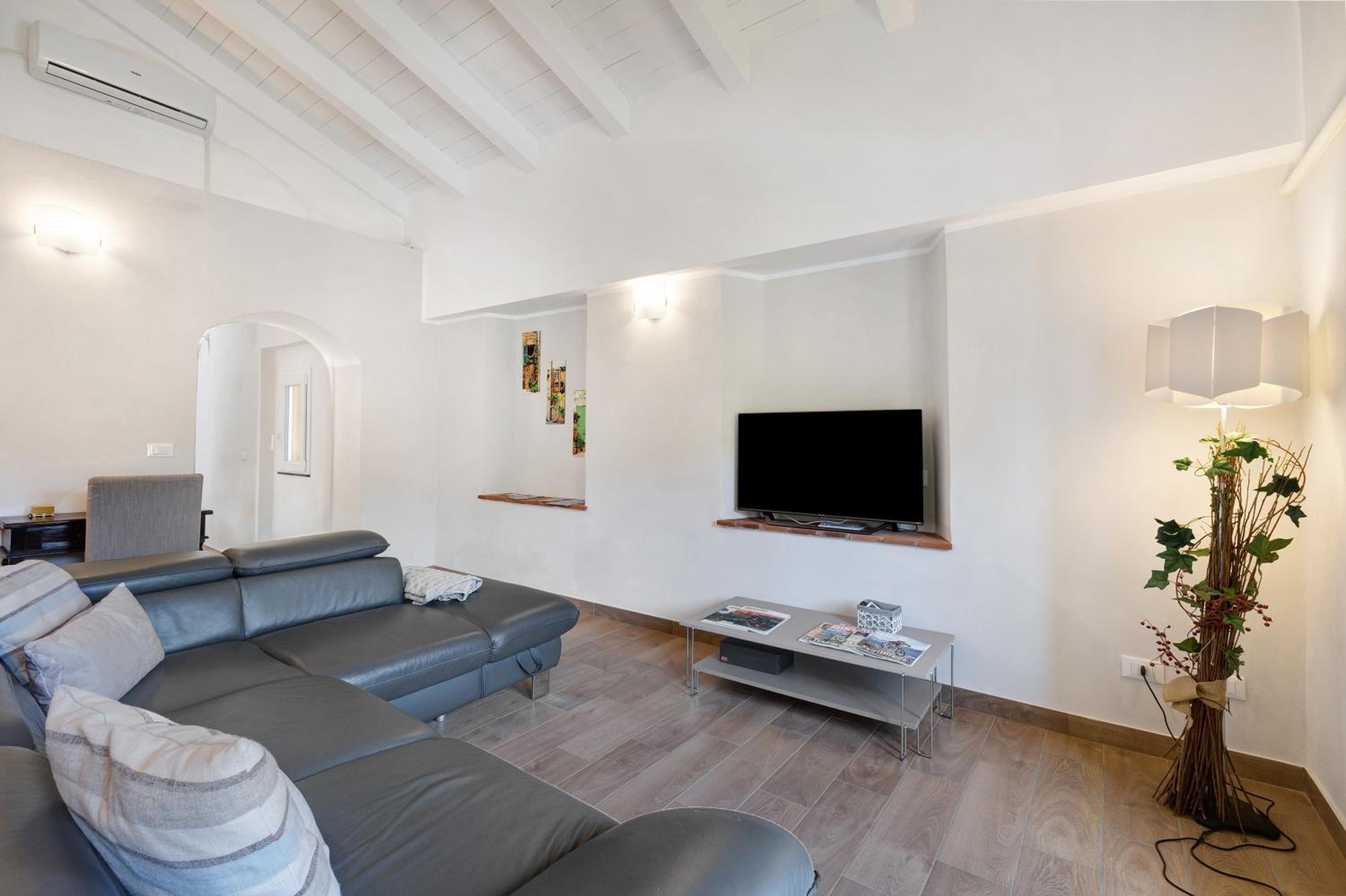 Two-Bedroom Deluxe Apartment with Garden View