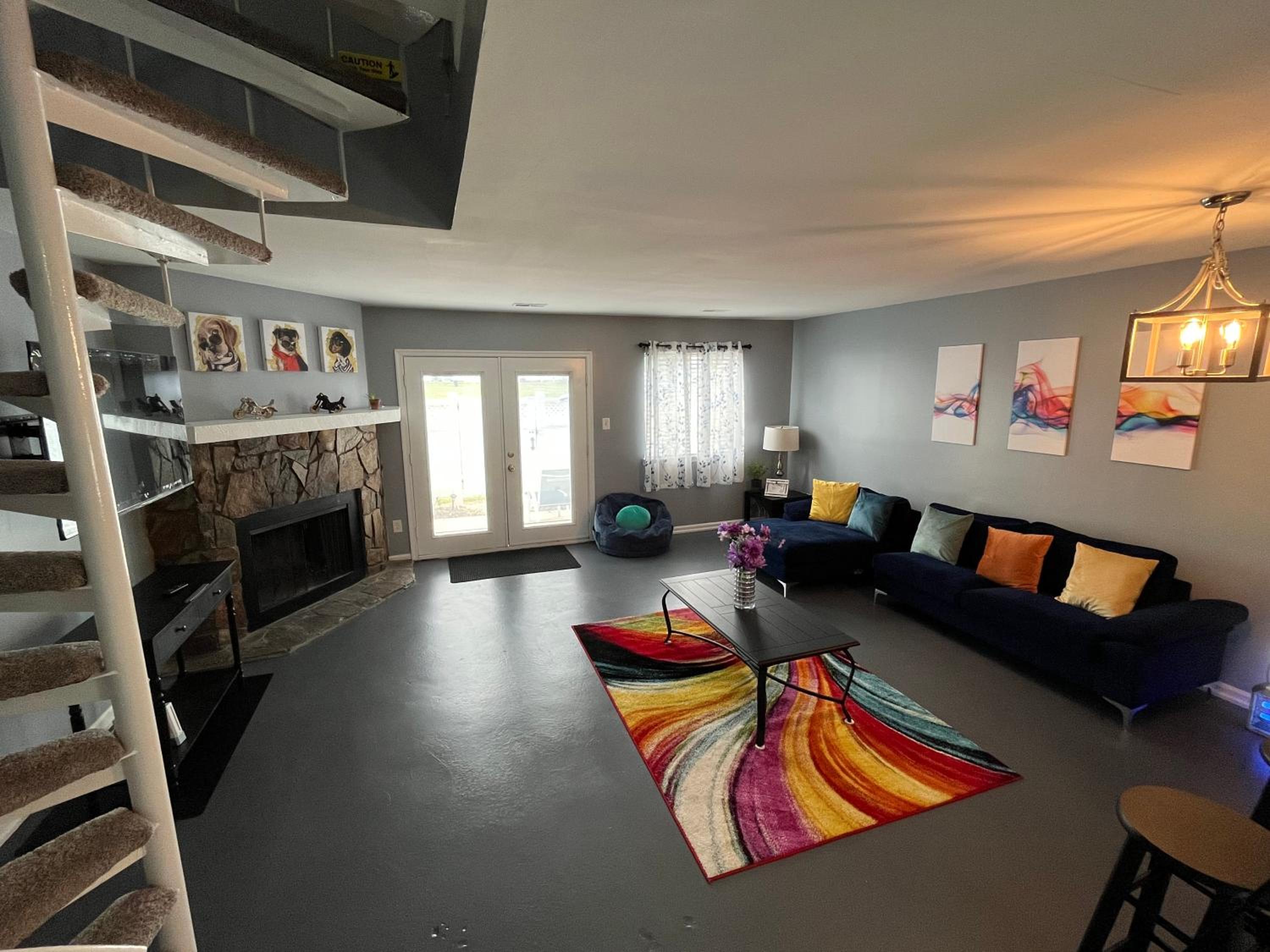 Two-Bedroom House - Photo 4