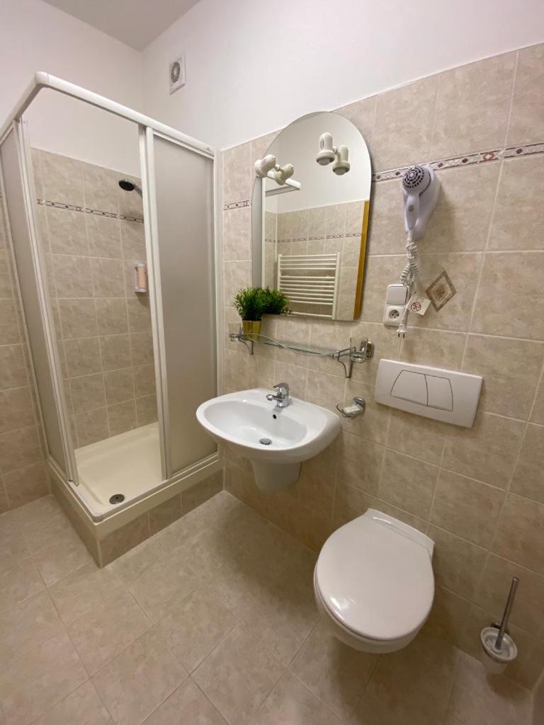 Double Room with Balcony photo 3