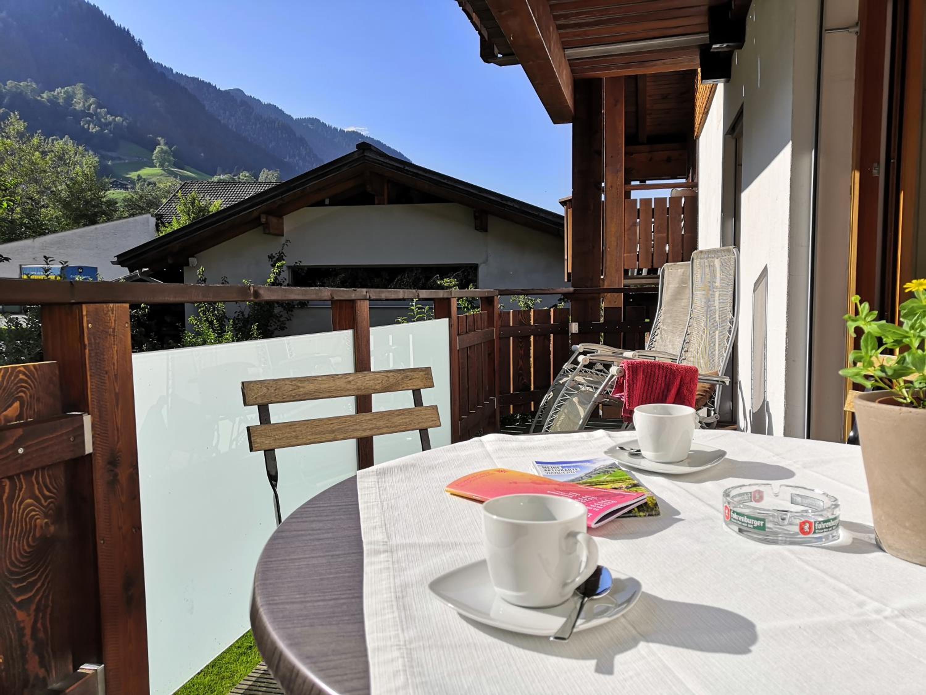Two-Bedroom Apartment with Balcony photo 3