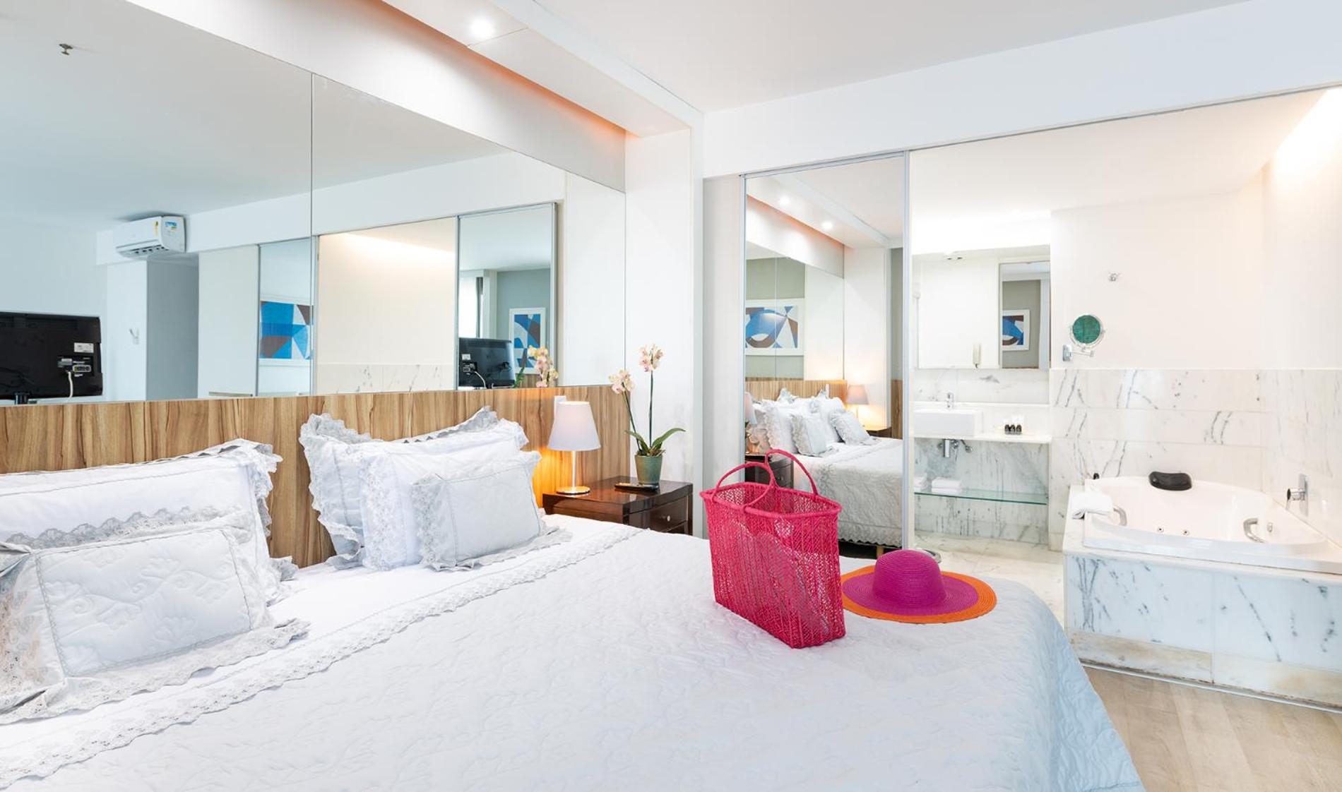 Junior Suite Side Sea View thumbnail 6