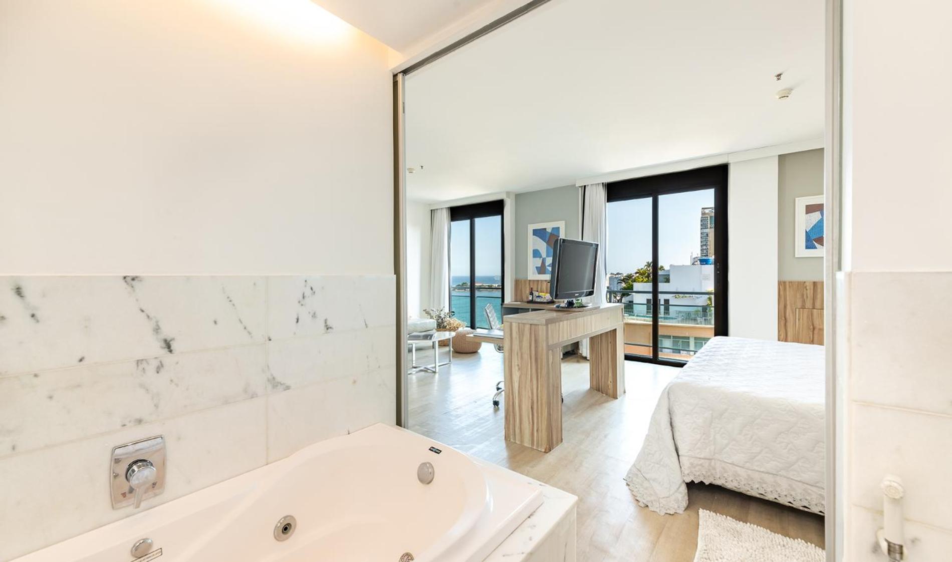 Junior Suite Side Sea View thumbnail 5