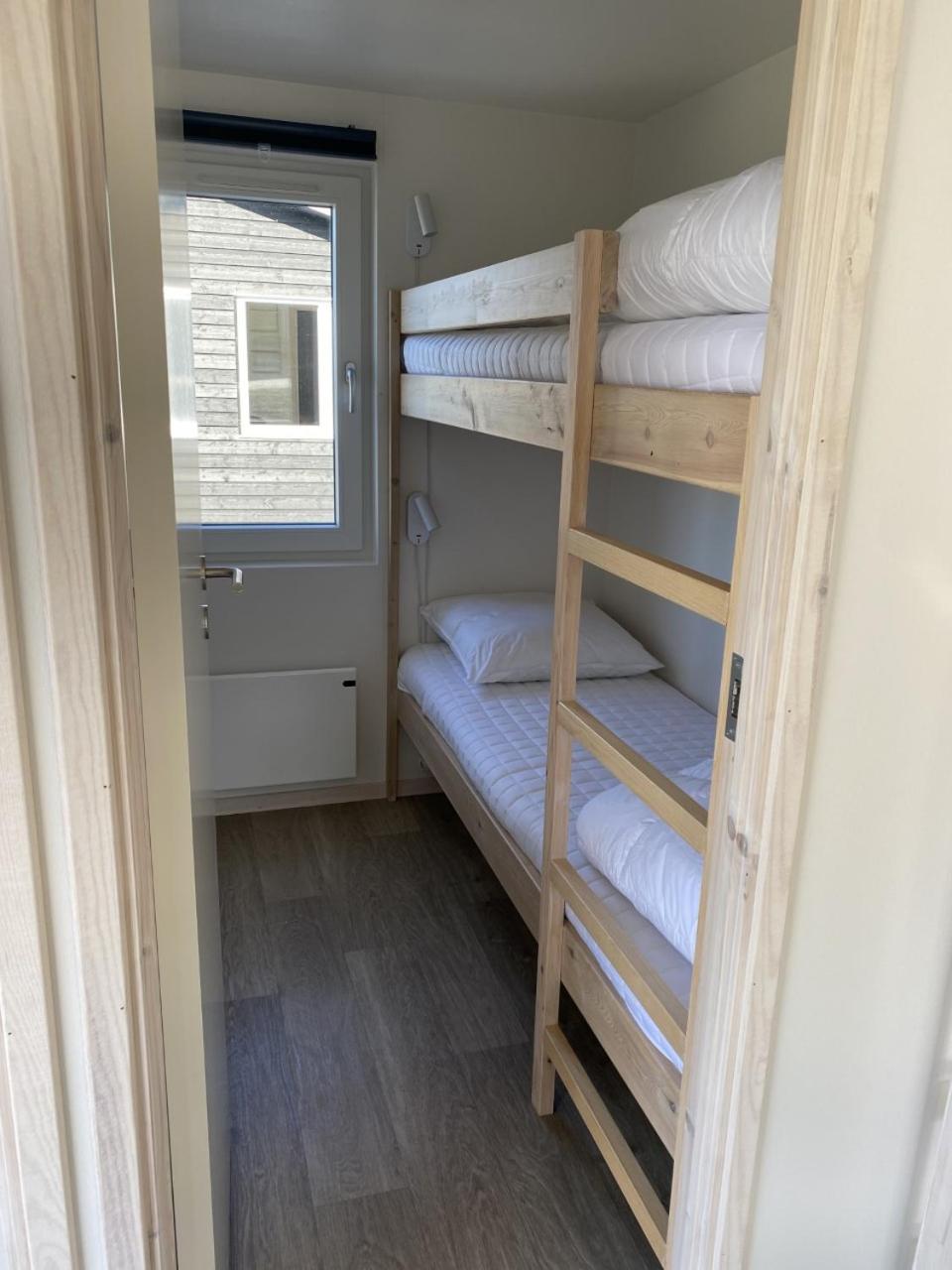 Cottage with Two Bedrooms and a Loft - Sea View - Photo 6
