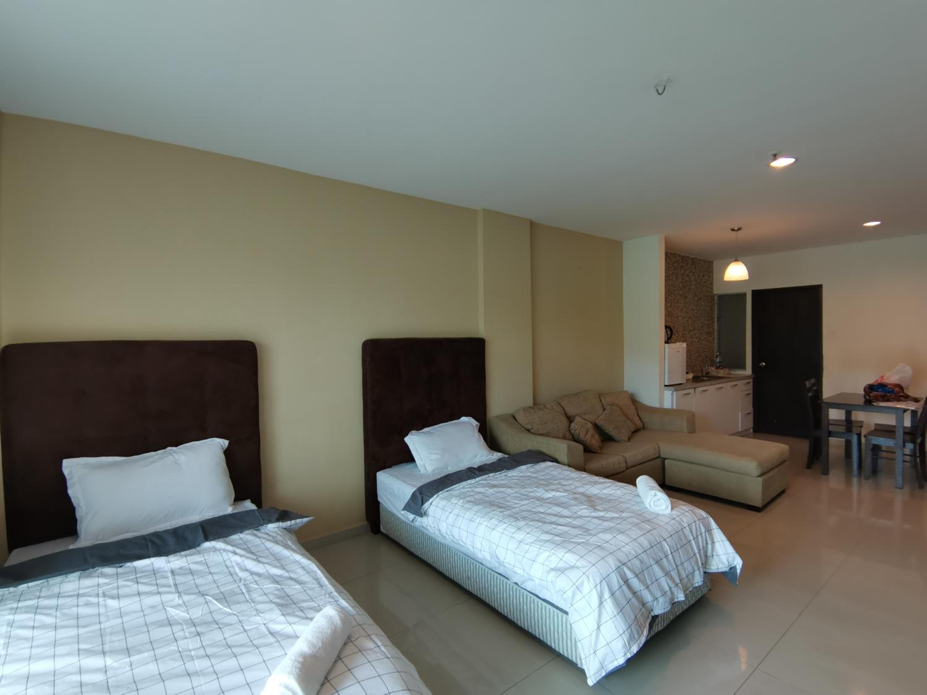 Apartment with Sea View - Photo 10