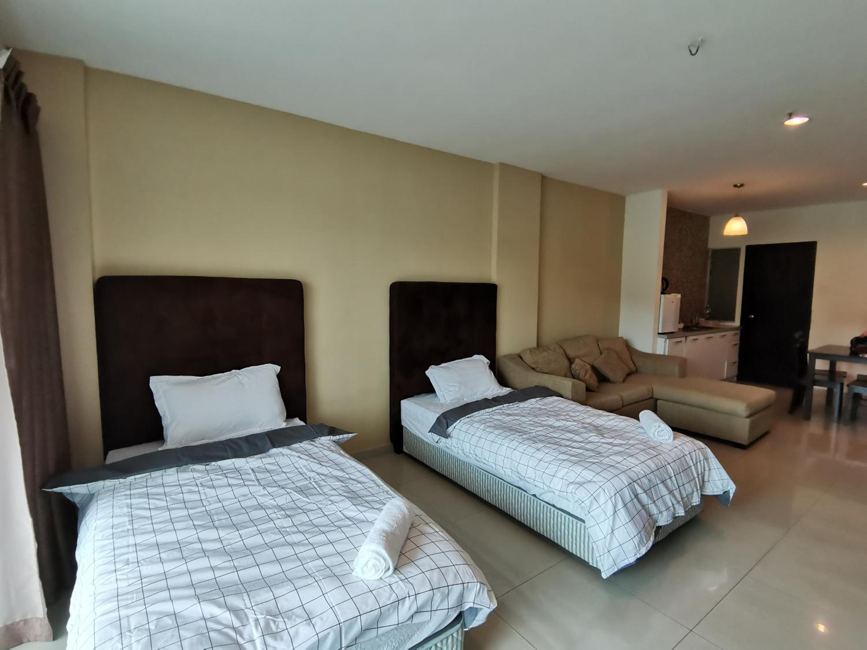 Apartment with Sea View - Photo 8