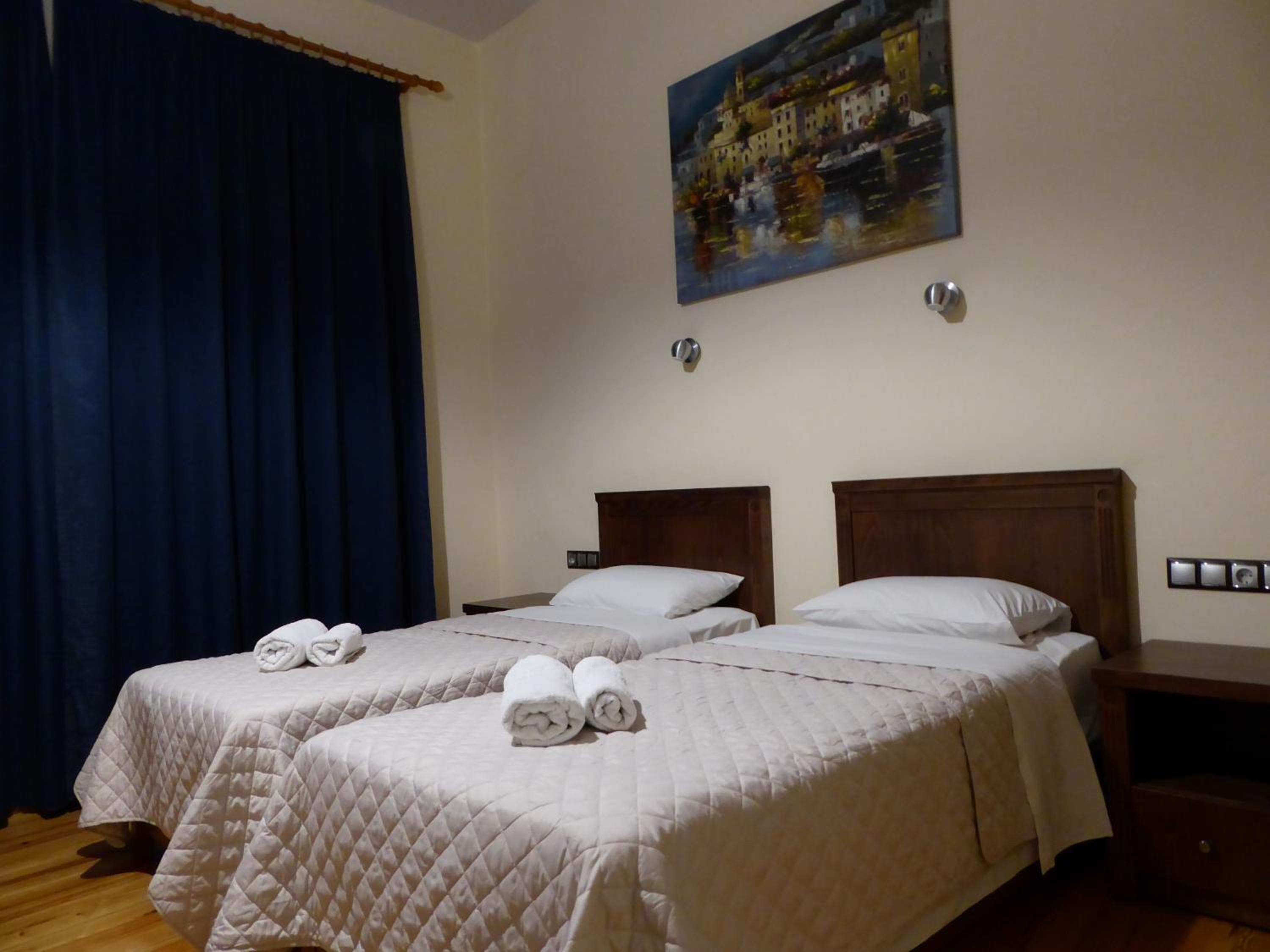 Double or Twin Room with Old Town View - Photo 8