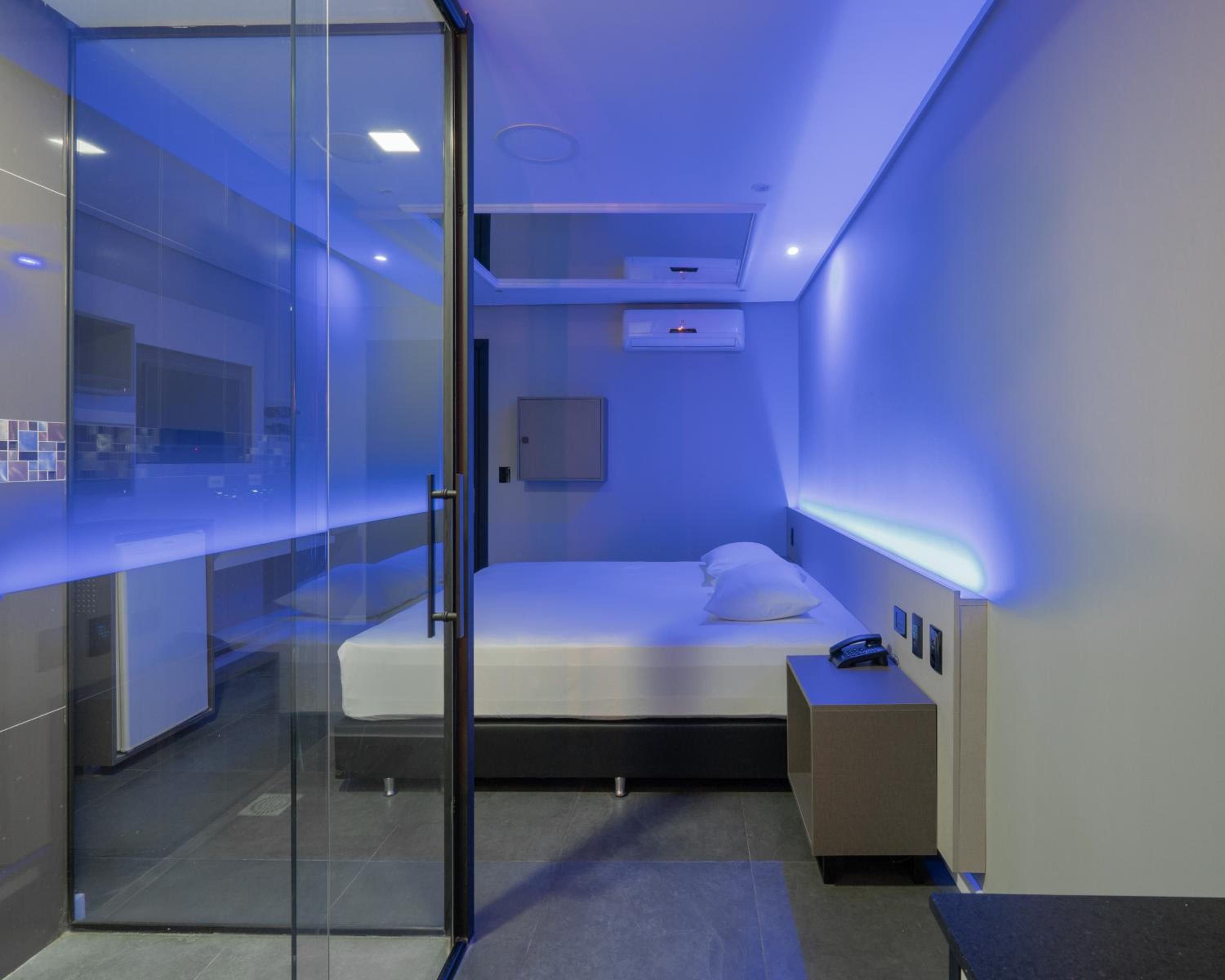 Suite - Photo 4