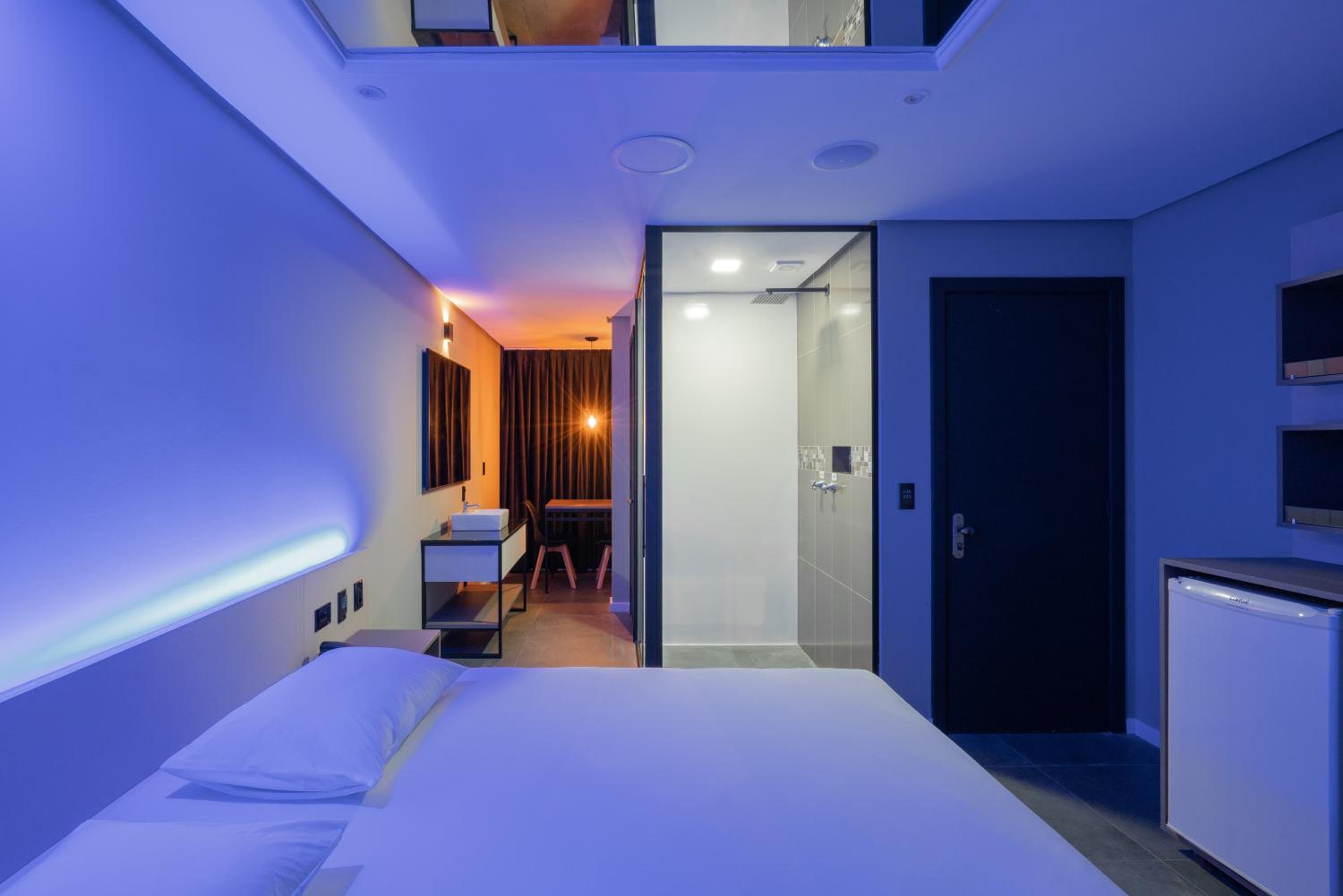 Suite - Photo 2