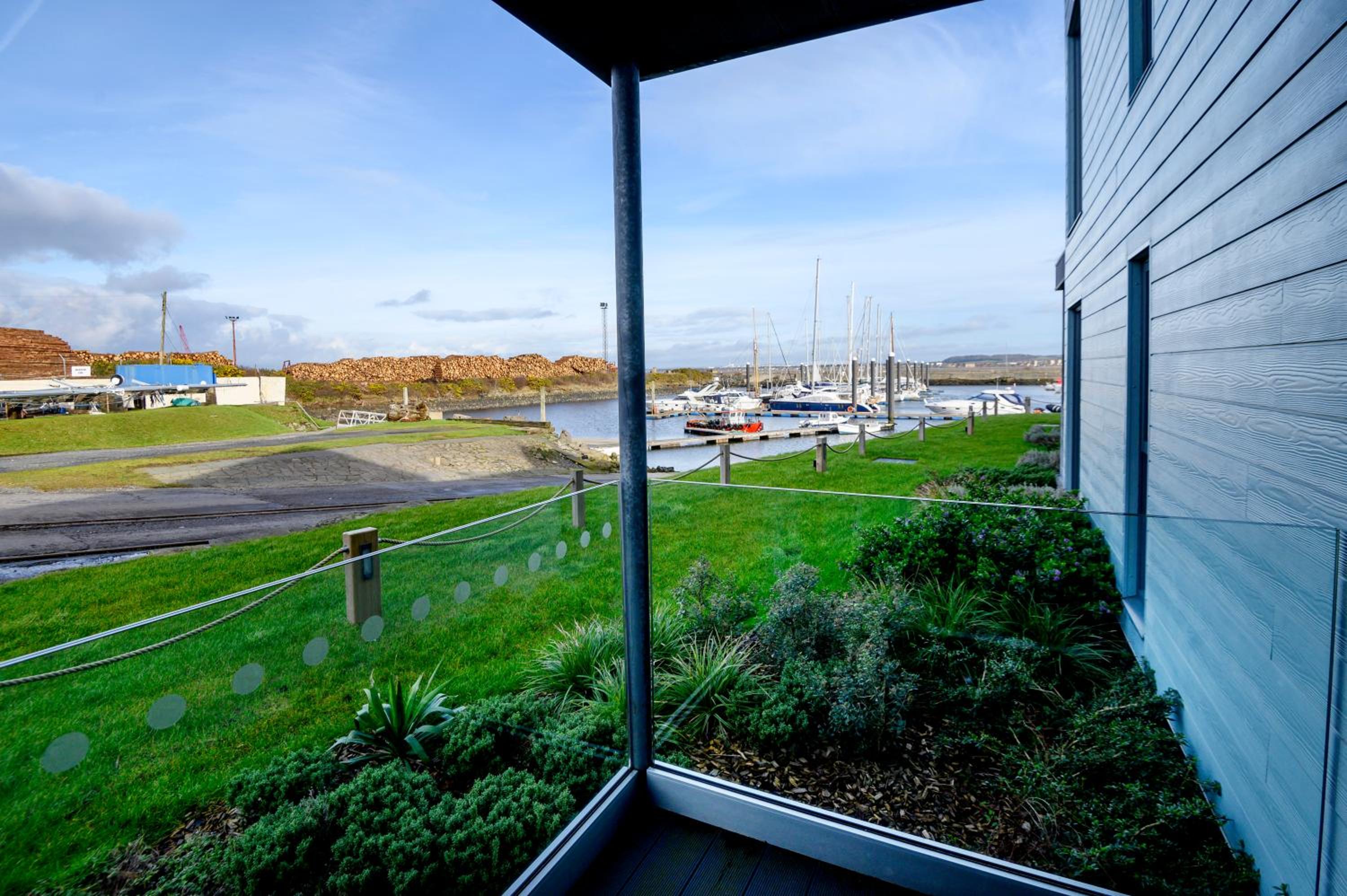 Standard Room with Marina View (Dog Friendly) - Photo 11