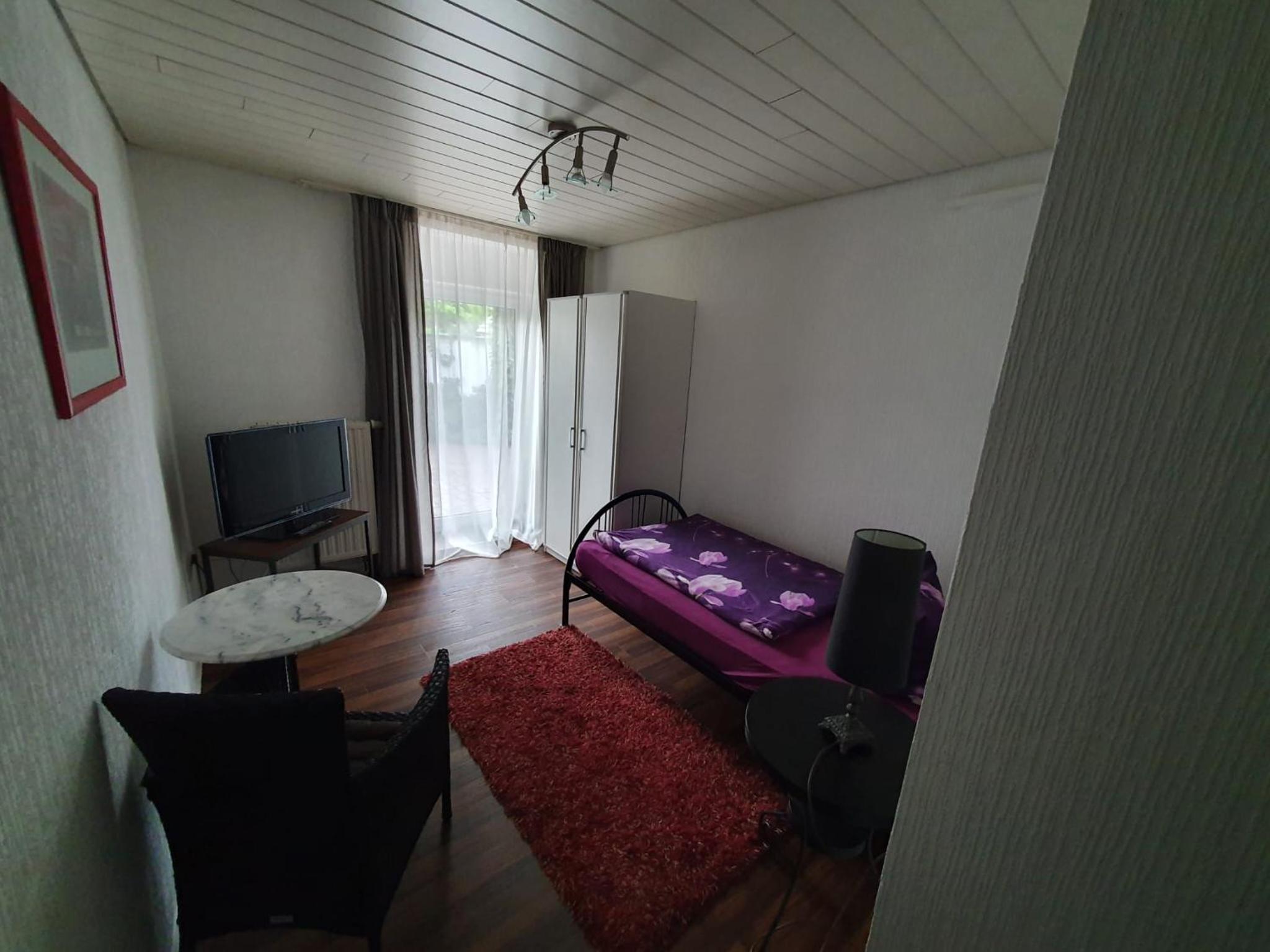Single Room With Bathroom photo 3