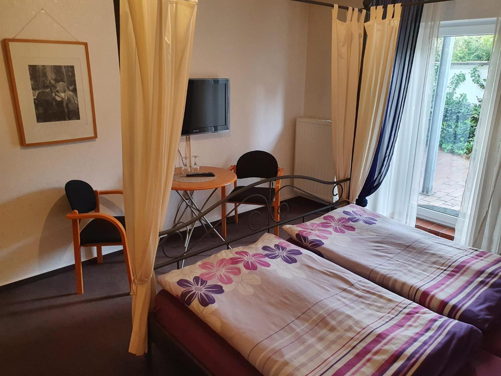 Deluxe Double Room With Shower photo 3