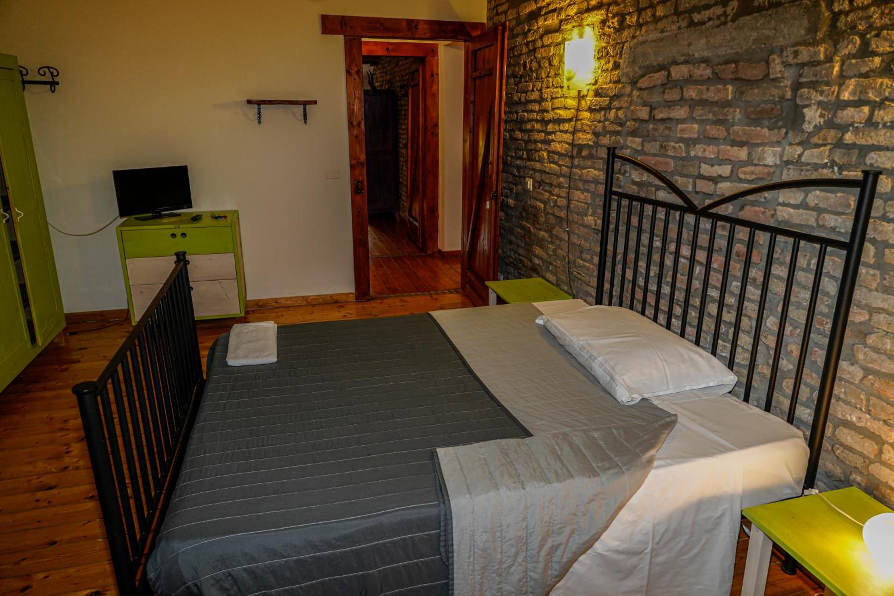 Quadruple Room with Pool View photo 2