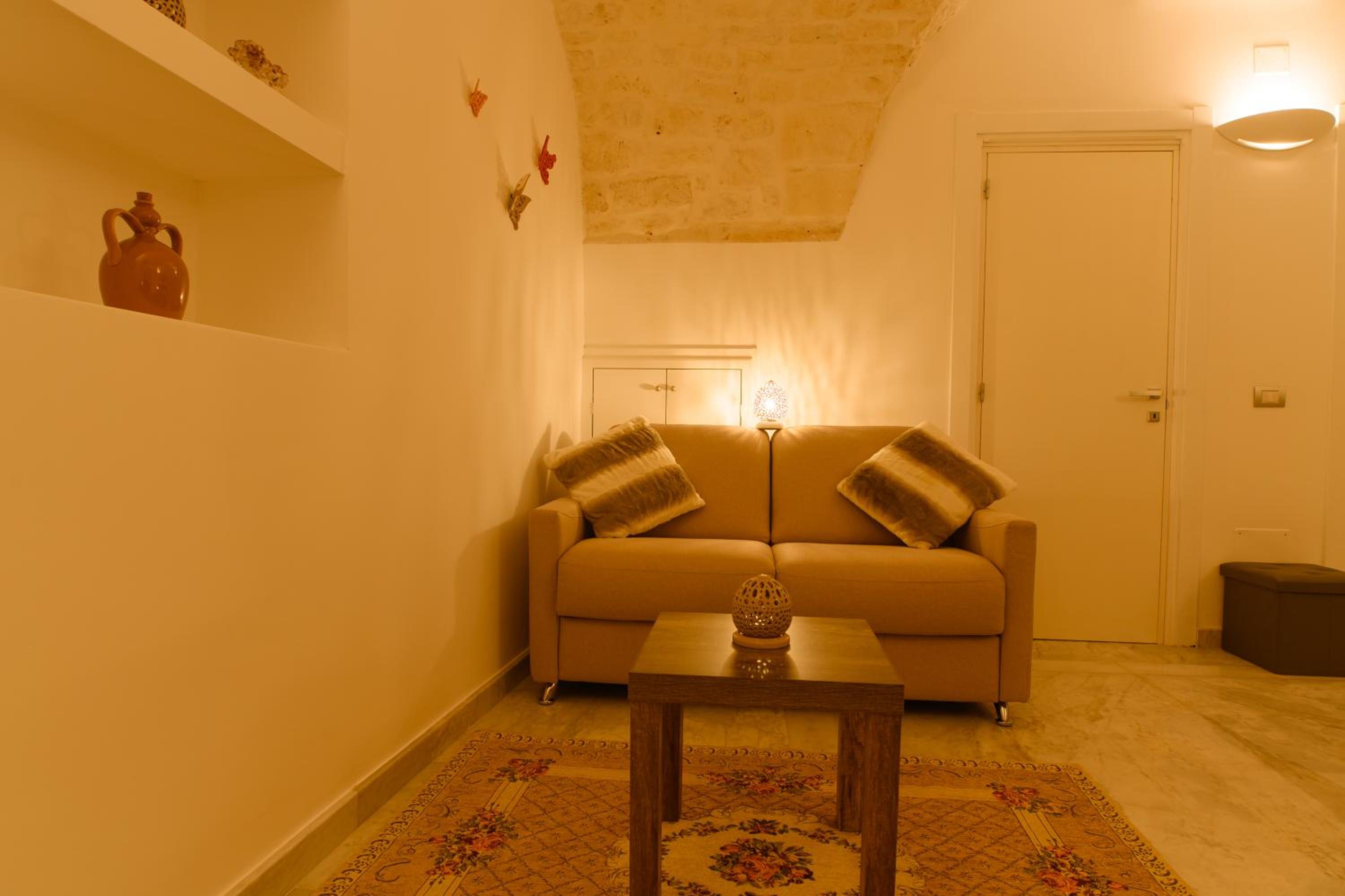 Quadruple Room with Private Bathroom - Photo 2