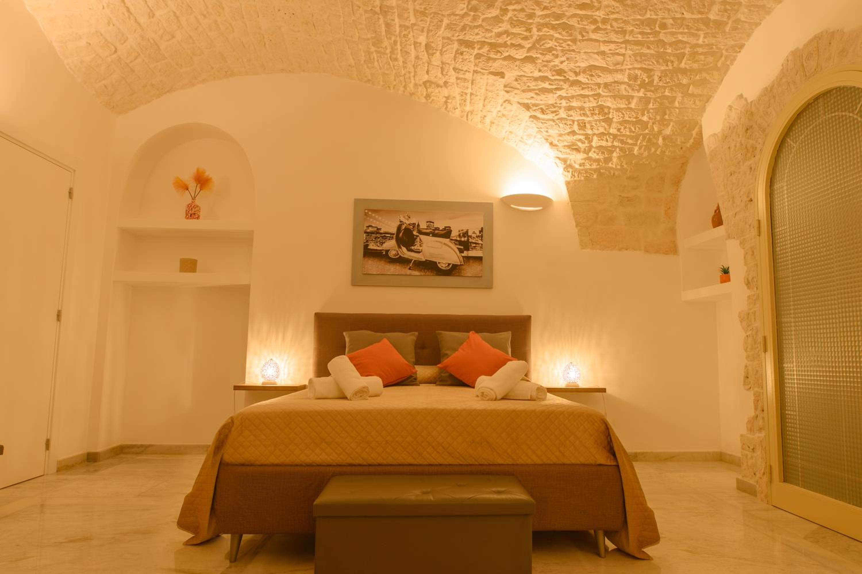 Quadruple Room with Private Bathroom - Photo 13