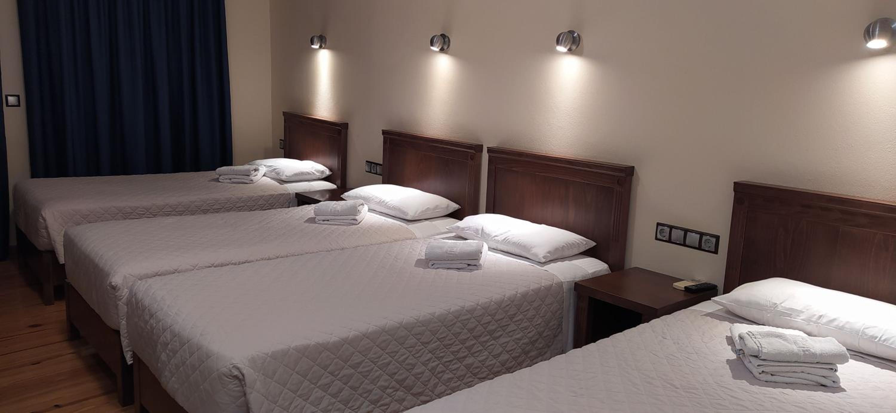 Quadruple Room with Old Town View - Photo 3