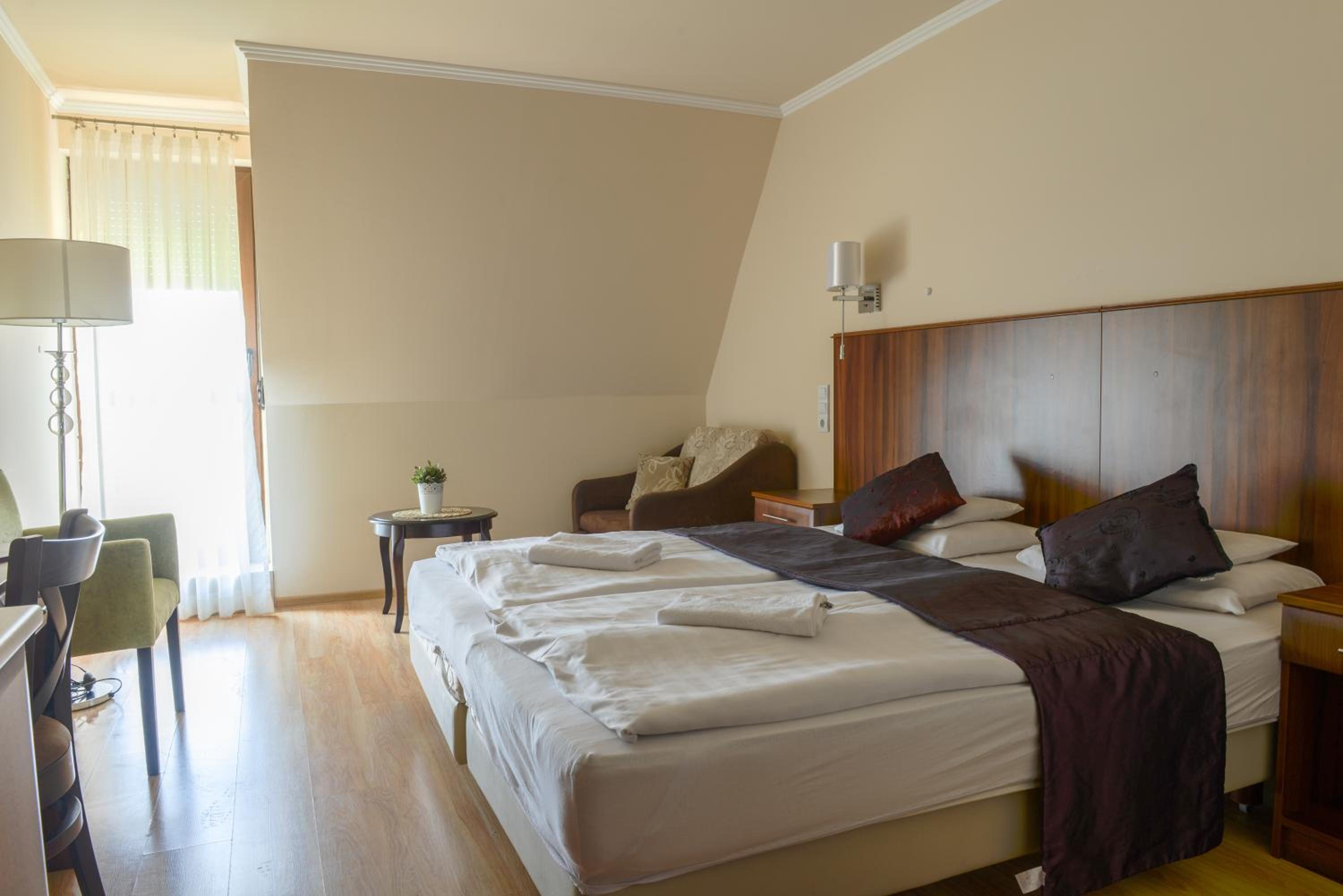 Standard Double or Twin Room photo 3