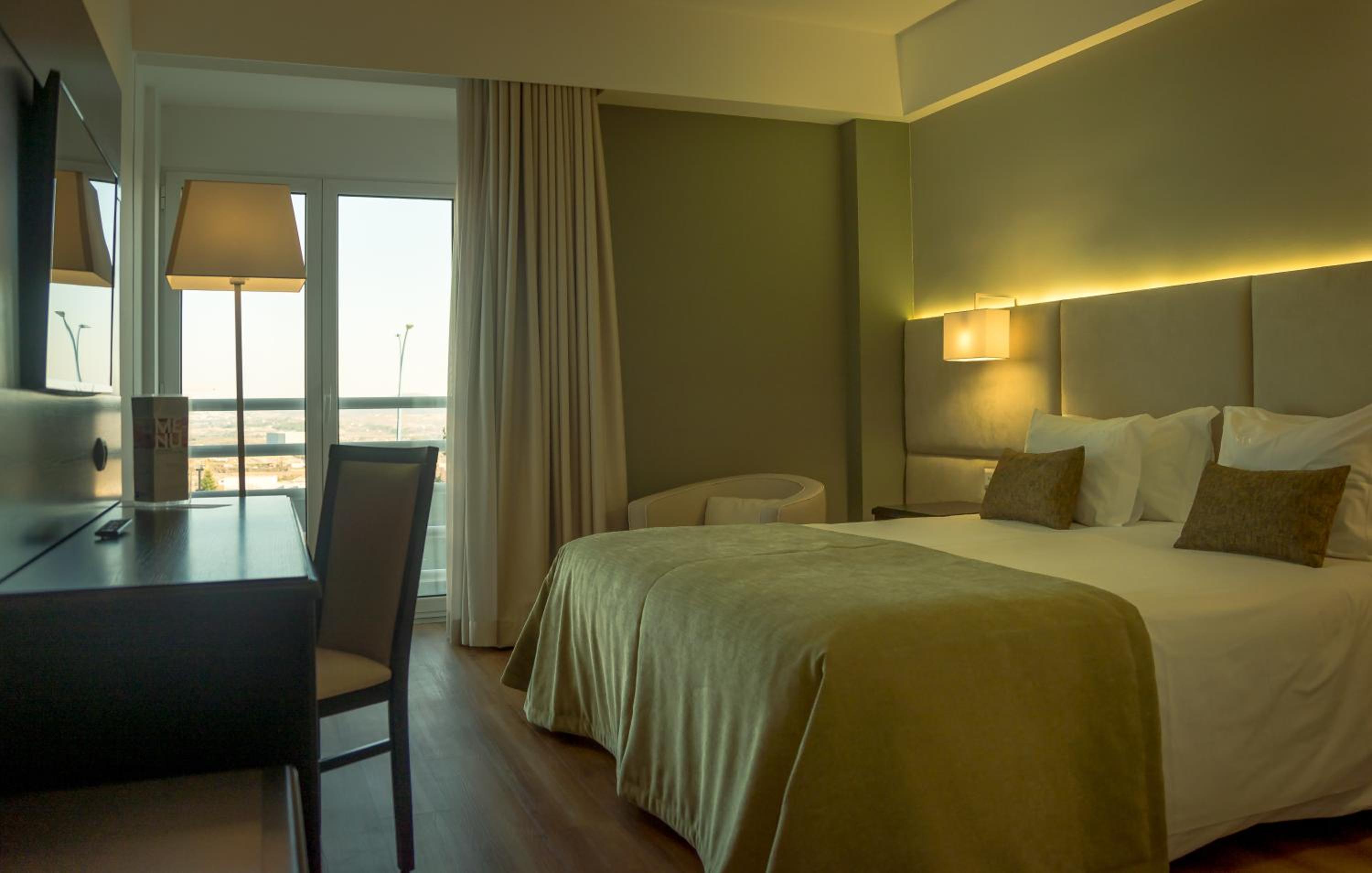 Standard Twin Room - Photo 1